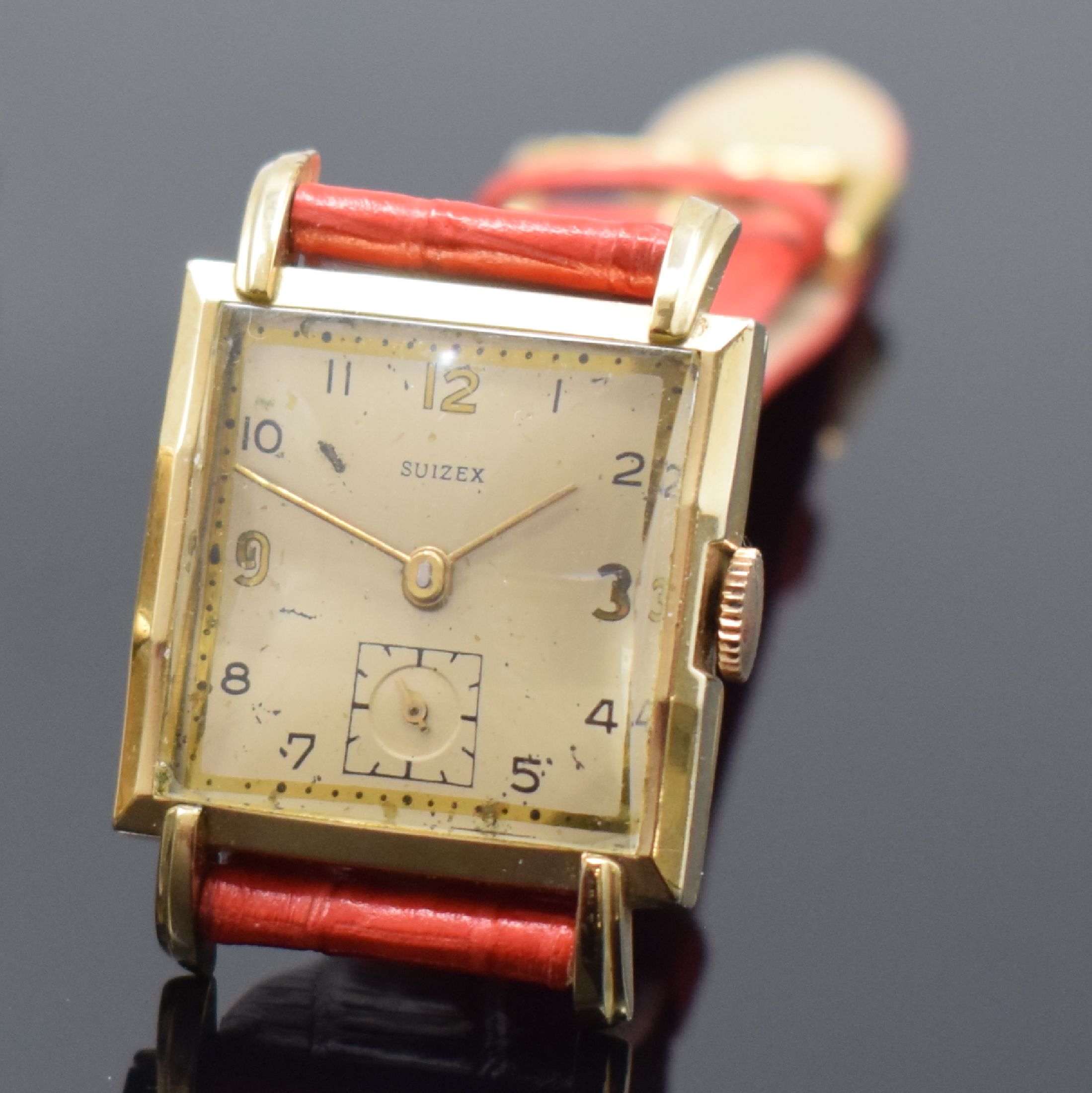 Detail a: Longines quadratische Armbanduhr in GG 585/000 und eine weitere Armbanduhr, Schweiz/USA um 1945, Handaufzug, 2-tlg. Gehäuse, Böden aufgedr., silb. ...