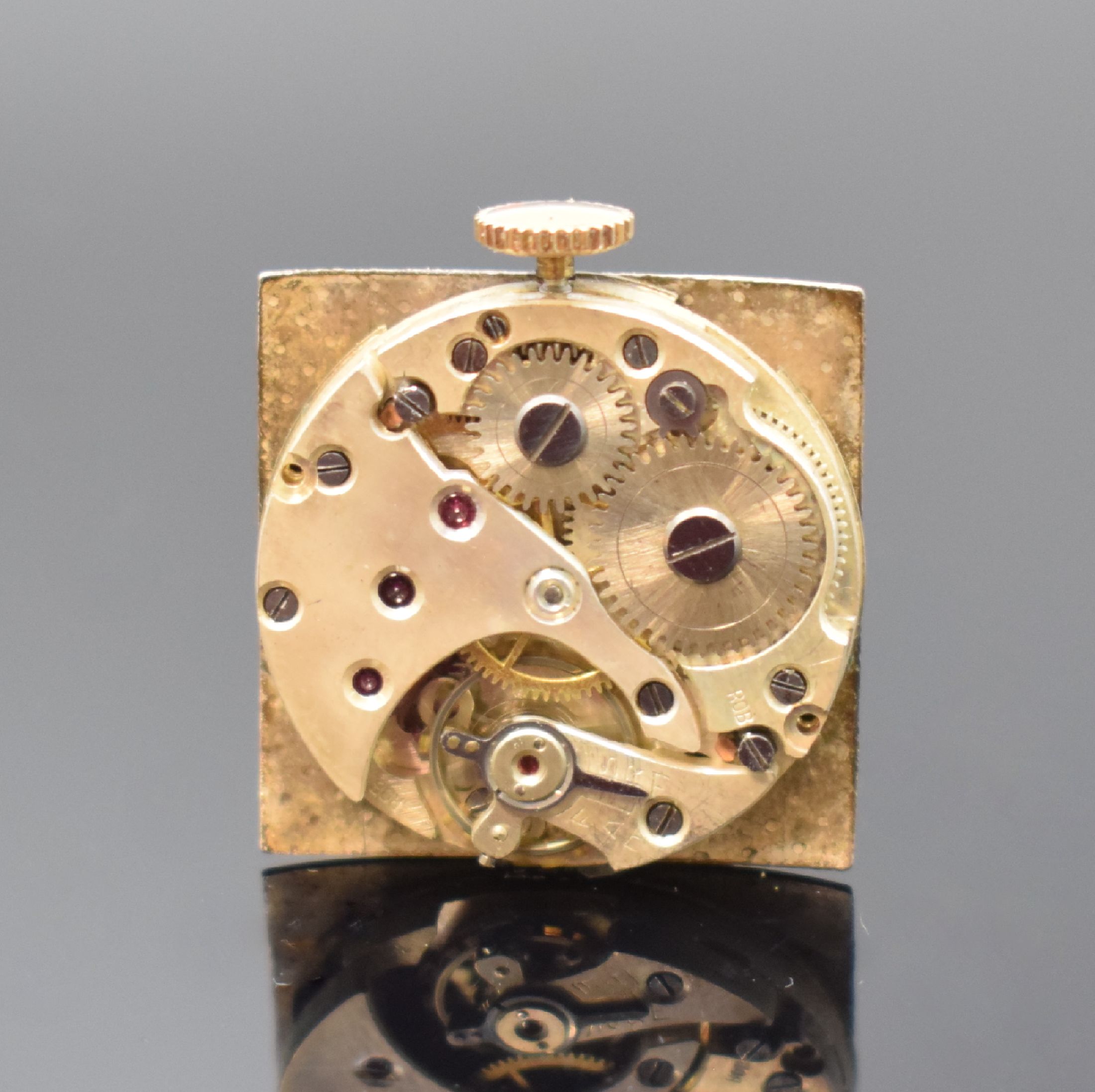 Detail g: Longines quadratische Armbanduhr in GG 585/000 und eine weitere Armbanduhr, Schweiz/USA um 1945, Handaufzug, 2-tlg. Gehäuse, Böden aufgedr., silb. ...