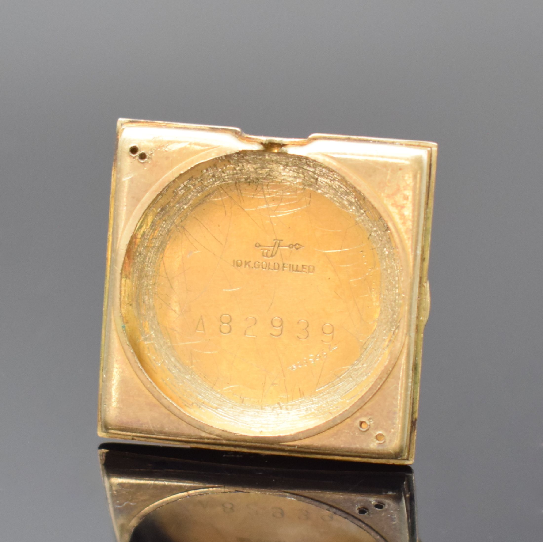 Detail h: Longines quadratische Armbanduhr in GG 585/000 und eine weitere Armbanduhr, Schweiz/USA um 1945, Handaufzug, 2-tlg. Gehäuse, Böden aufgedr., silb. ...