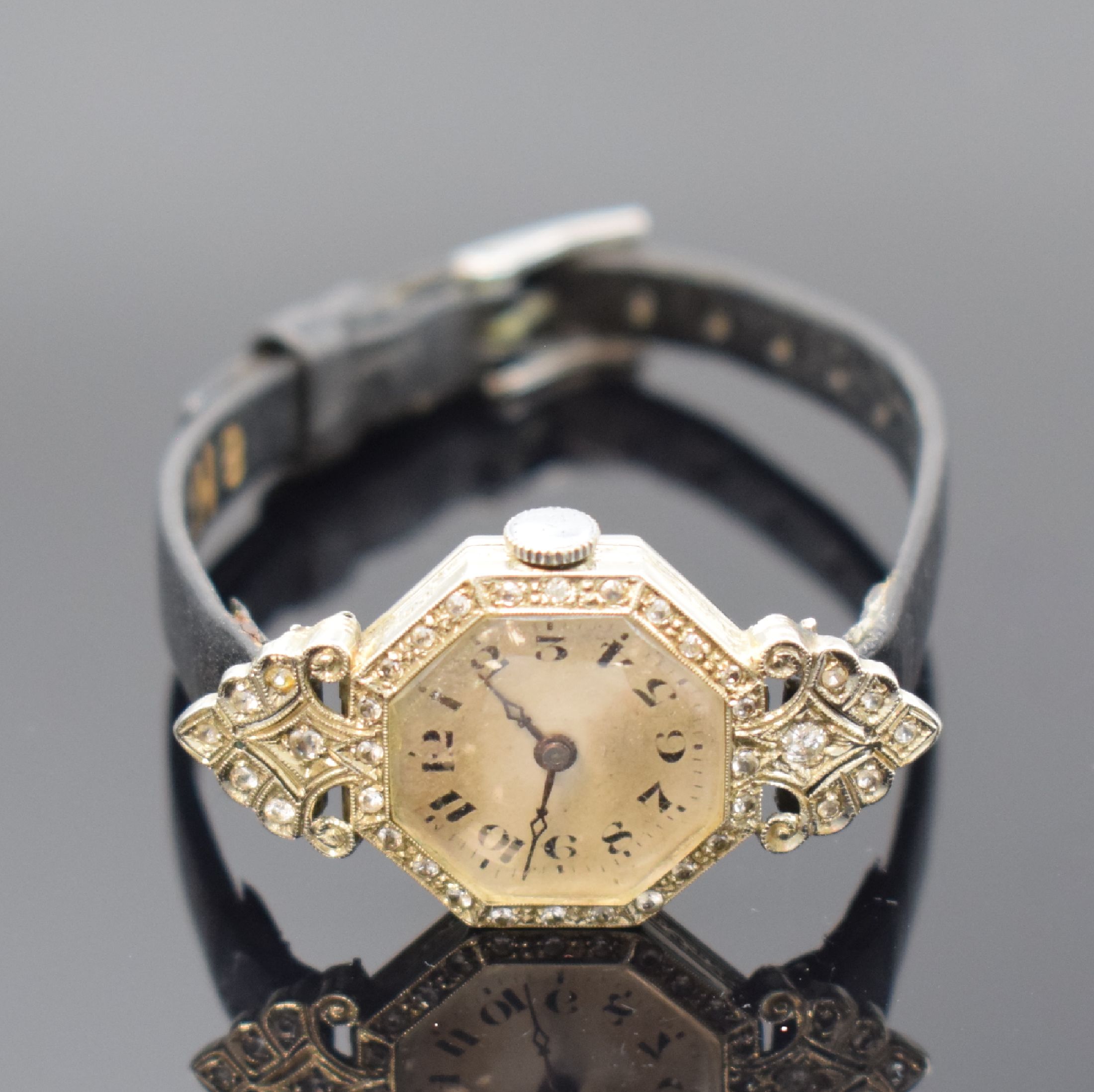 CRAVEN Datum Watch Factories Art Deco Damenuhrin WG 750/000, England / Schweiz um 1930, Handaufzug, 8-eck. Scharniergeh., Lünette u. Anstöße m. ...