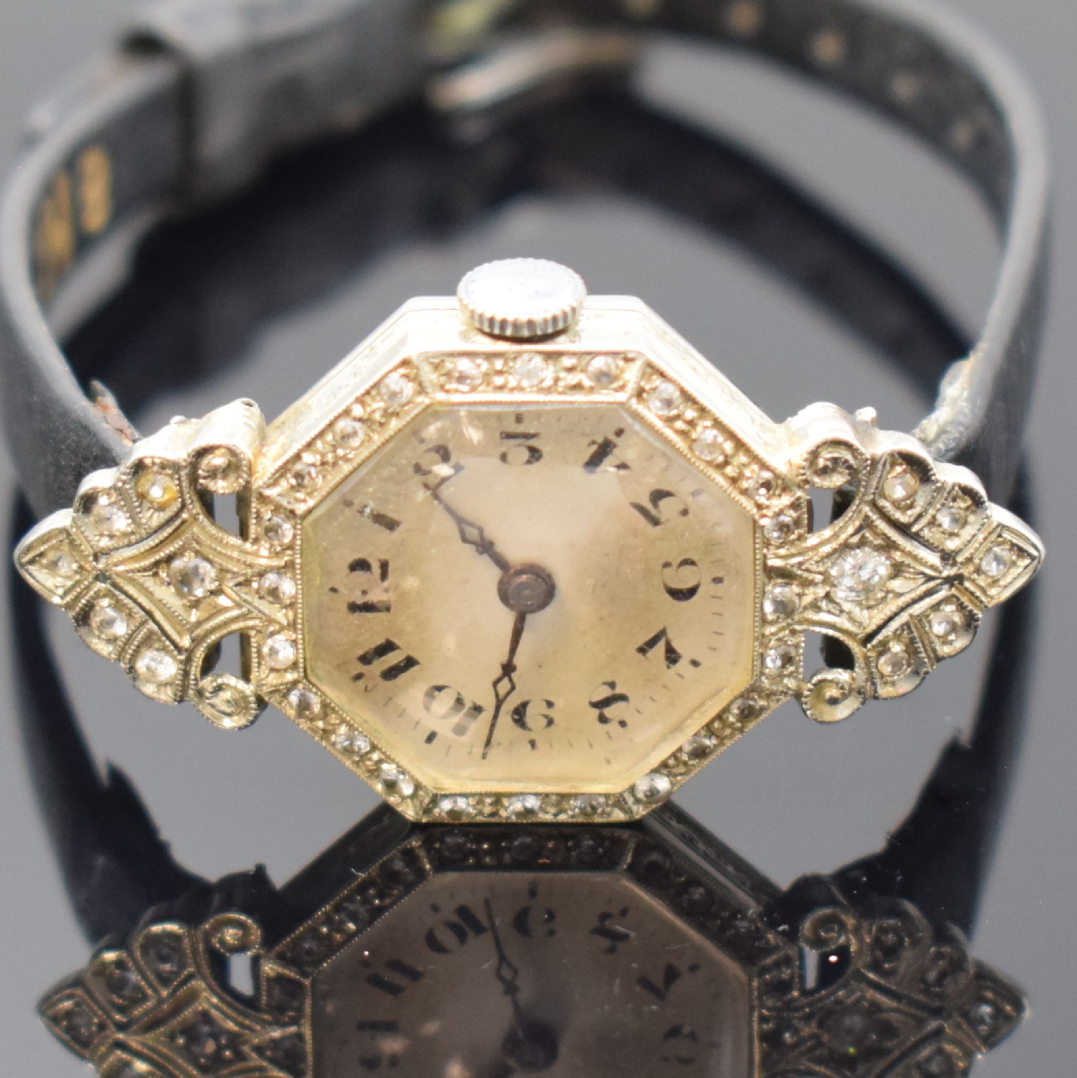 Detail a: CRAVEN Datum Watch Factories Art Deco Damenuhrin WG 750/000, England / Schweiz um 1930, Handaufzug, 8-eck. Scharniergeh., Lünette u. Anstöße m. ...