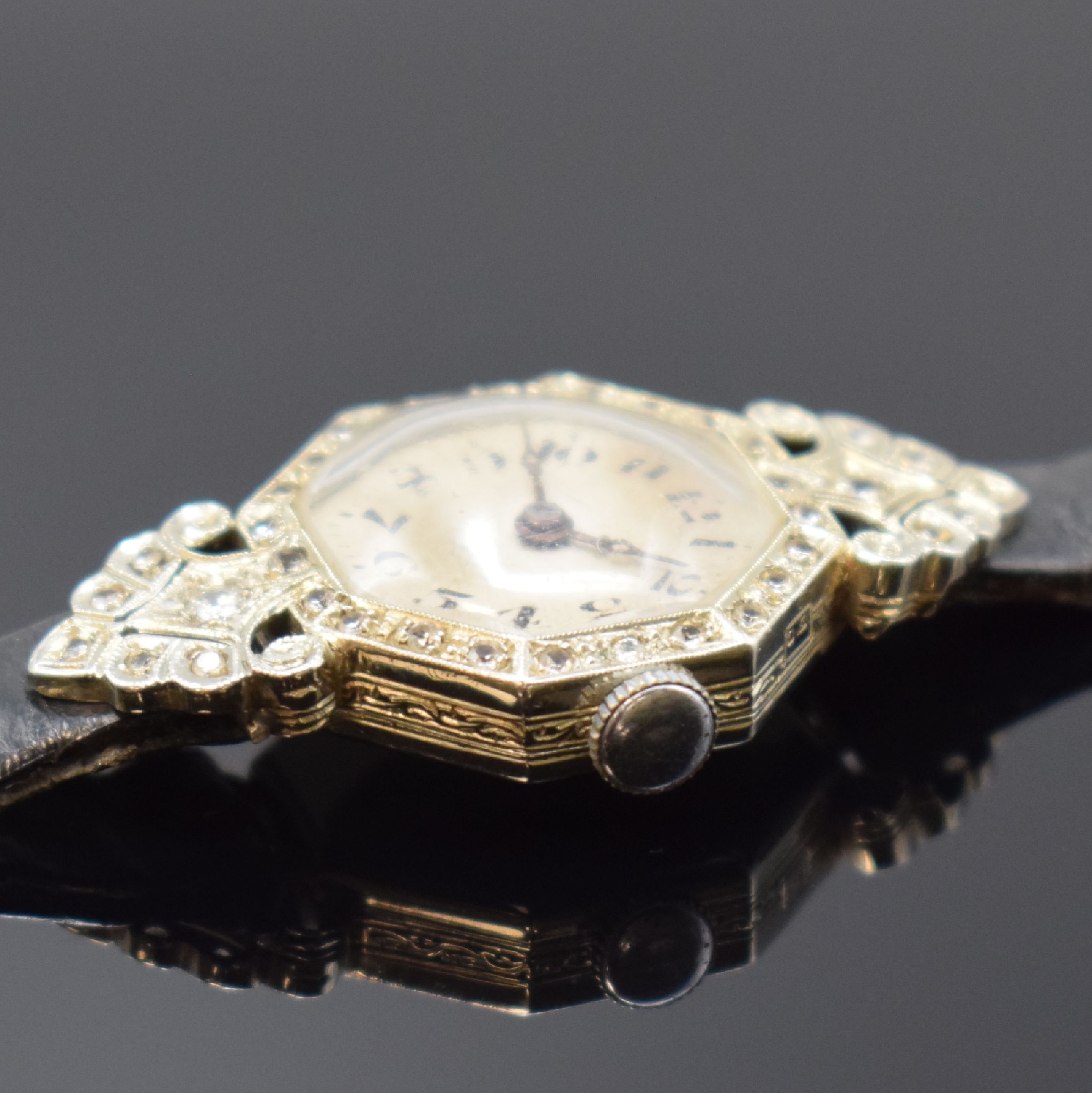 Detail b: CRAVEN Datum Watch Factories Art Deco Damenuhrin WG 750/000, England / Schweiz um 1930, Handaufzug, 8-eck. Scharniergeh., Lünette u. Anstöße m. ...