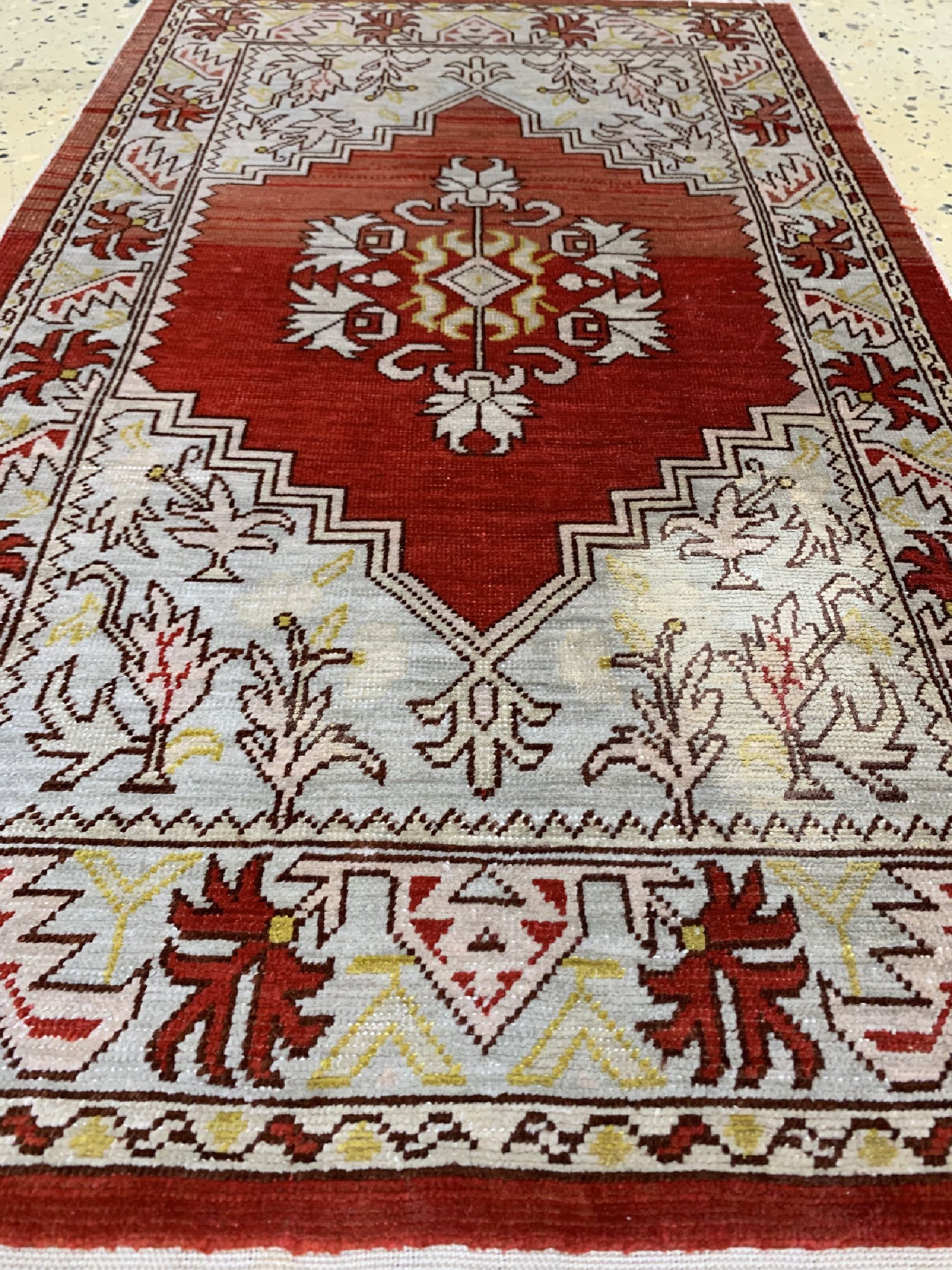 Detail b: Hereke Seide, Türkei, um 1950, reine Naturseide, ca. 73 x 44 cm, EHZ: 3