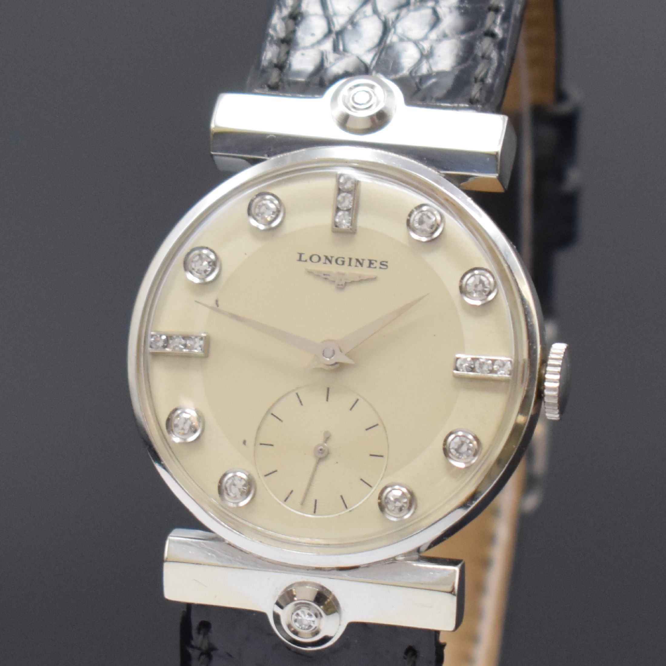 Detail a: LONGINES Armbanduhr in WG 585/000 mit Diamanten, Schweiz/USA um 1952, Handaufzug, 2-tlg. Geh., Boden aufgedr., ausgefallene Bandanstöße m. ...