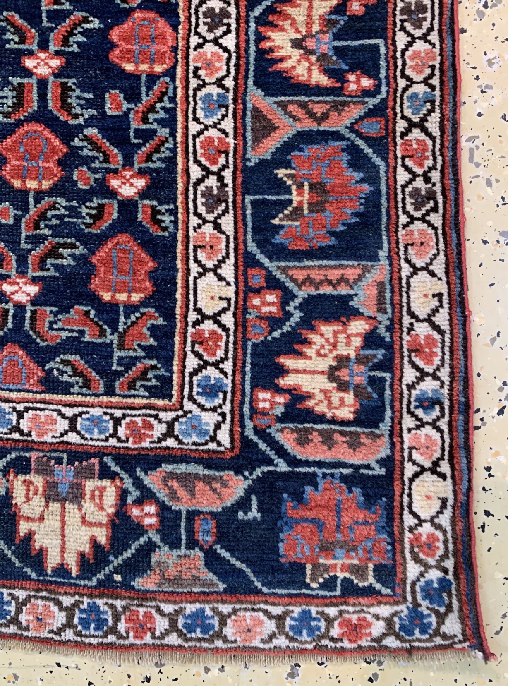 Detail a: Antiker Shahsawan, Persien, 19.Jhd, Wolle auf Wolle, ca. 400 x 100 cm, EHZ: 2-3(kleines Loch).