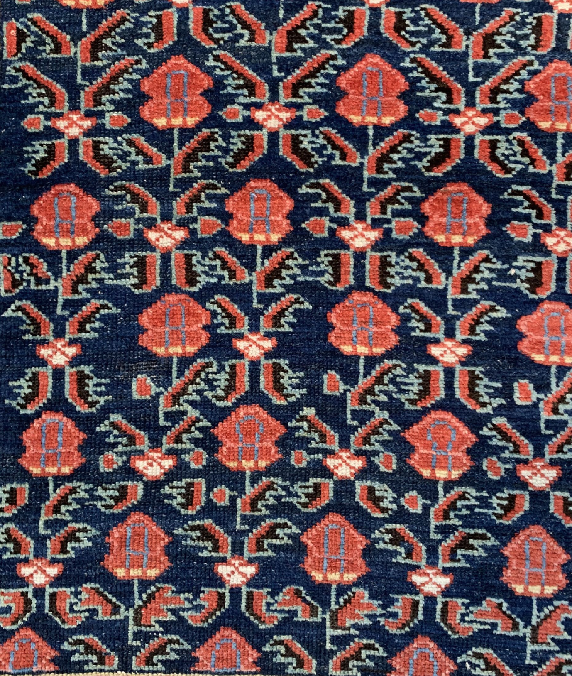 Detail b: Antiker Shahsawan, Persien, 19.Jhd, Wolle auf Wolle, ca. 400 x 100 cm, EHZ: 2-3(kleines Loch).