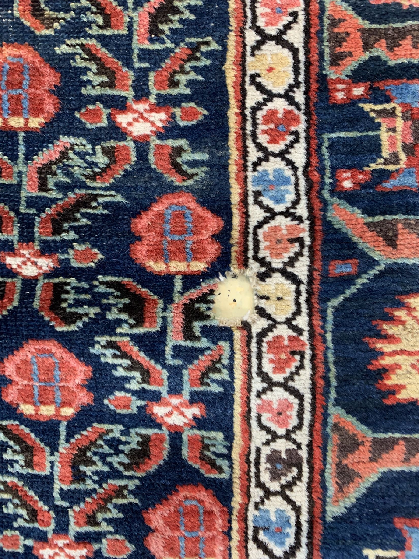 Detail d: Antiker Shahsawan, Persien, 19.Jhd, Wolle auf Wolle, ca. 400 x 100 cm, EHZ: 2-3(kleines Loch).