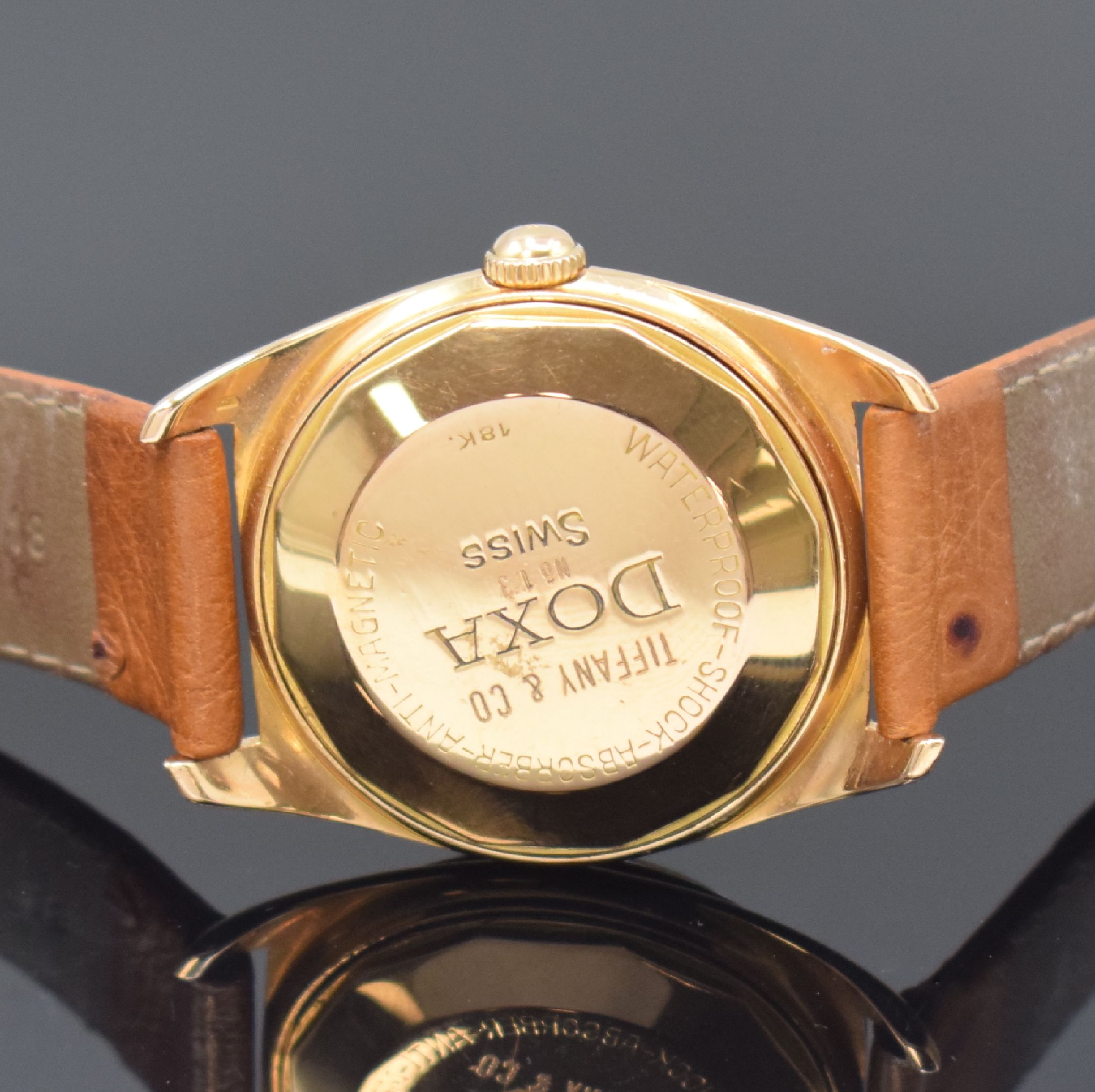 Detail c: DOXA Herrenarmbanduhr in RoseG 750/000, Schweiz um 1955, Hammerautomatik, 2-teil. Geh., Boden m. nachtr. Gravur geschr., rest. Zifferbl. m. nachtr. ...
