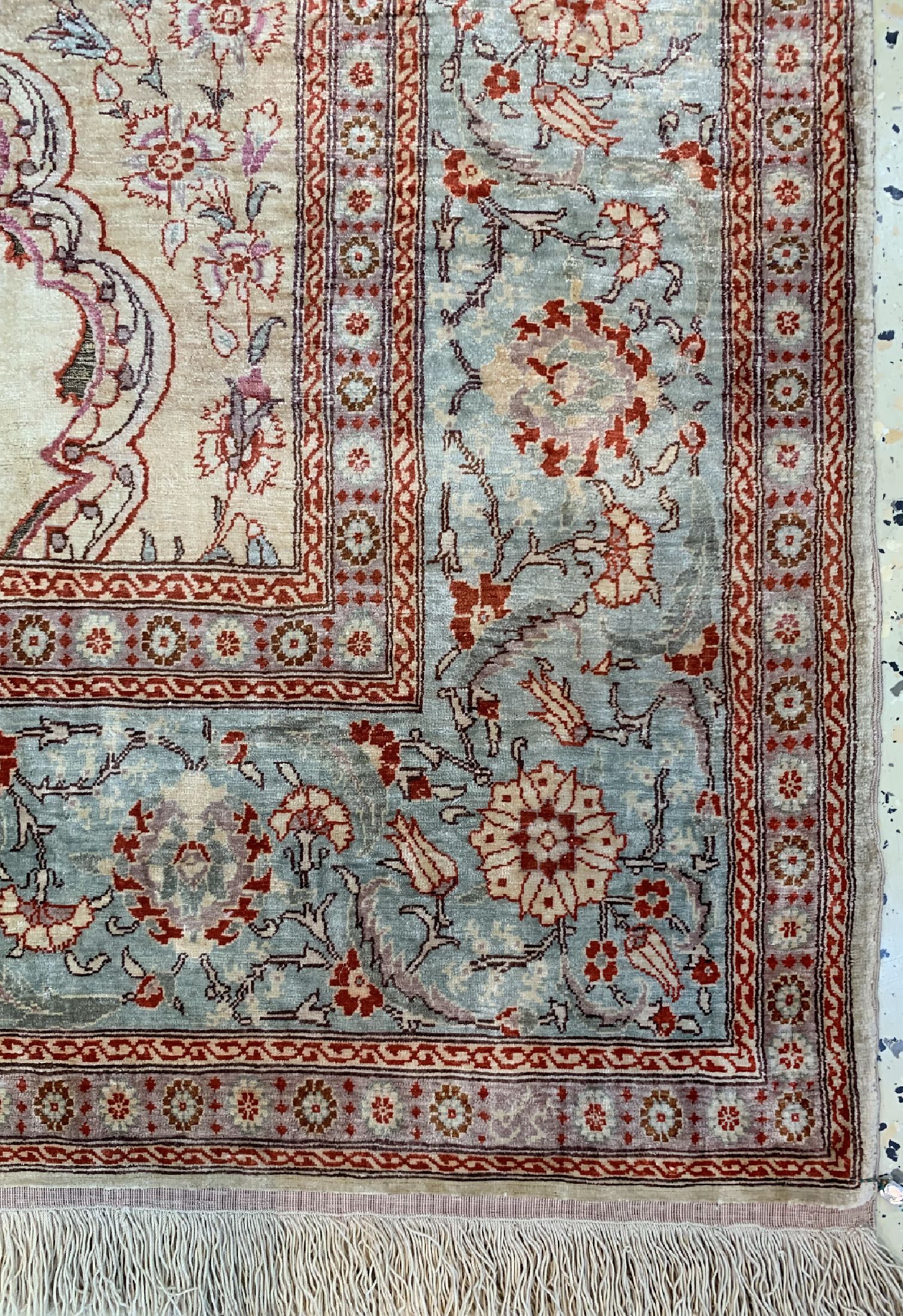 Detail a: Hereke Seide fein, Türkei, um 1960, reine Naturseide, ca. 87 x 97 cm, ca. 1,0 Mio. Kn/qm, EHZ: 1-2