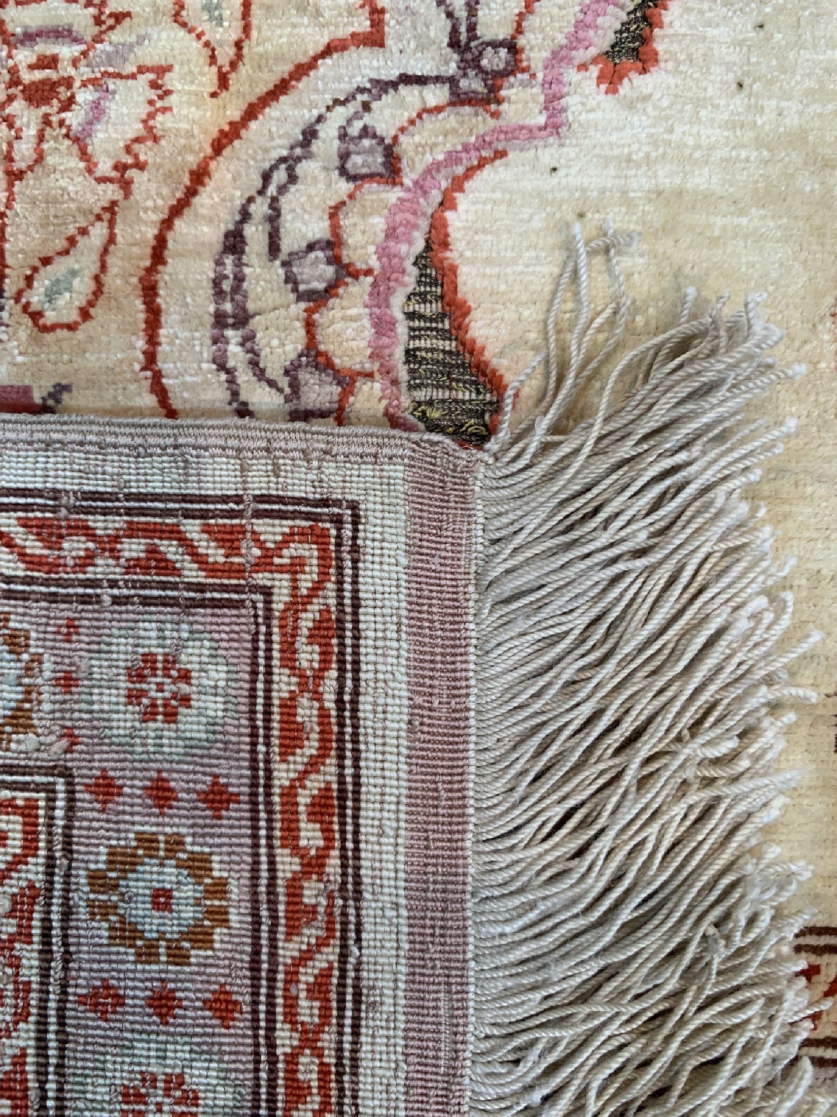 Detail e: Hereke Seide fein, Türkei, um 1960, reine Naturseide, ca. 87 x 97 cm, ca. 1,0 Mio. Kn/qm, EHZ: 1-2