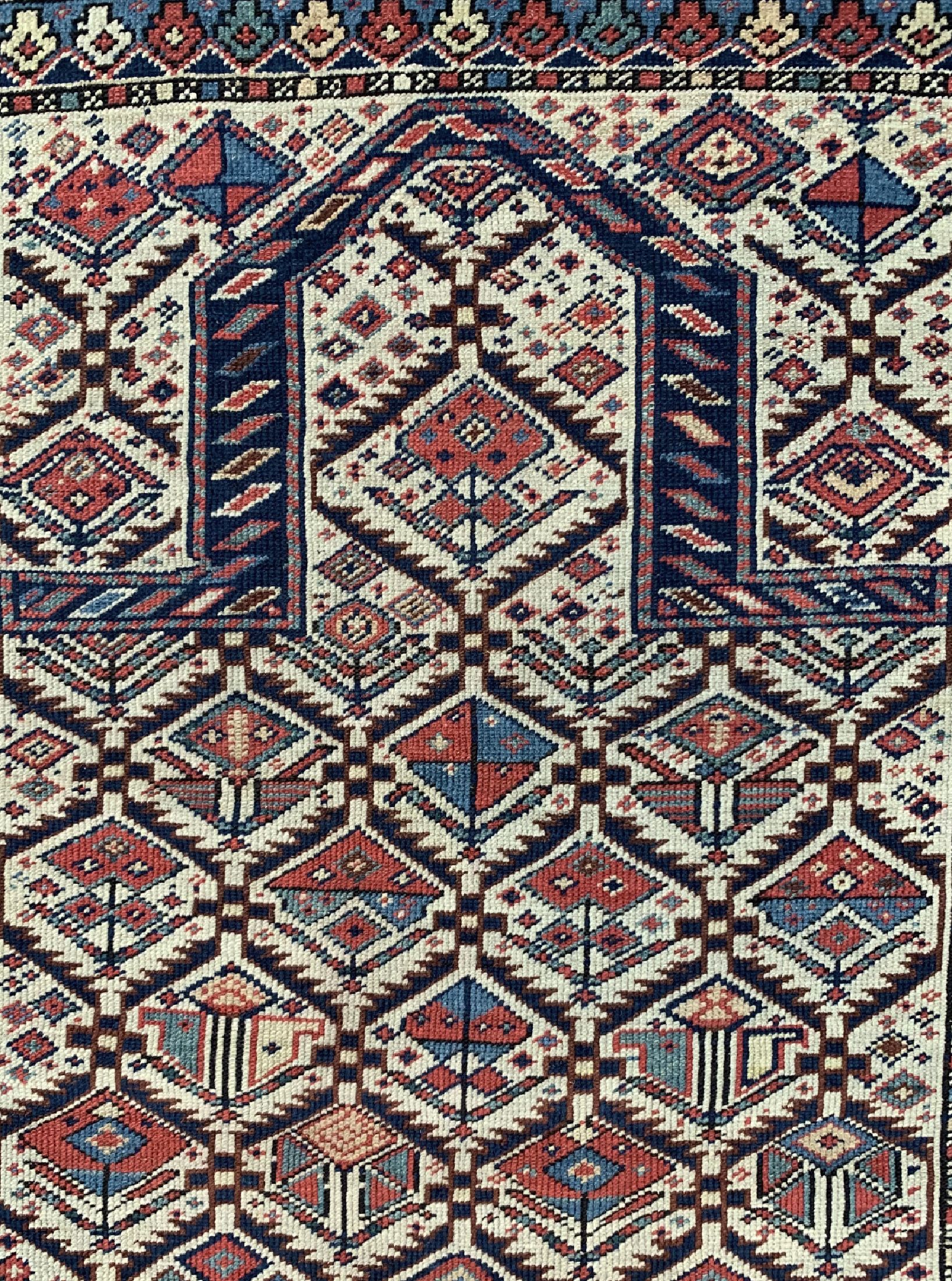 Detail c: Schirwan"Gebetsteppich", Kaukasus, 19.Jhd, Wolle auf Wolle, ca. 141 x 107 cm, EHZ: 2