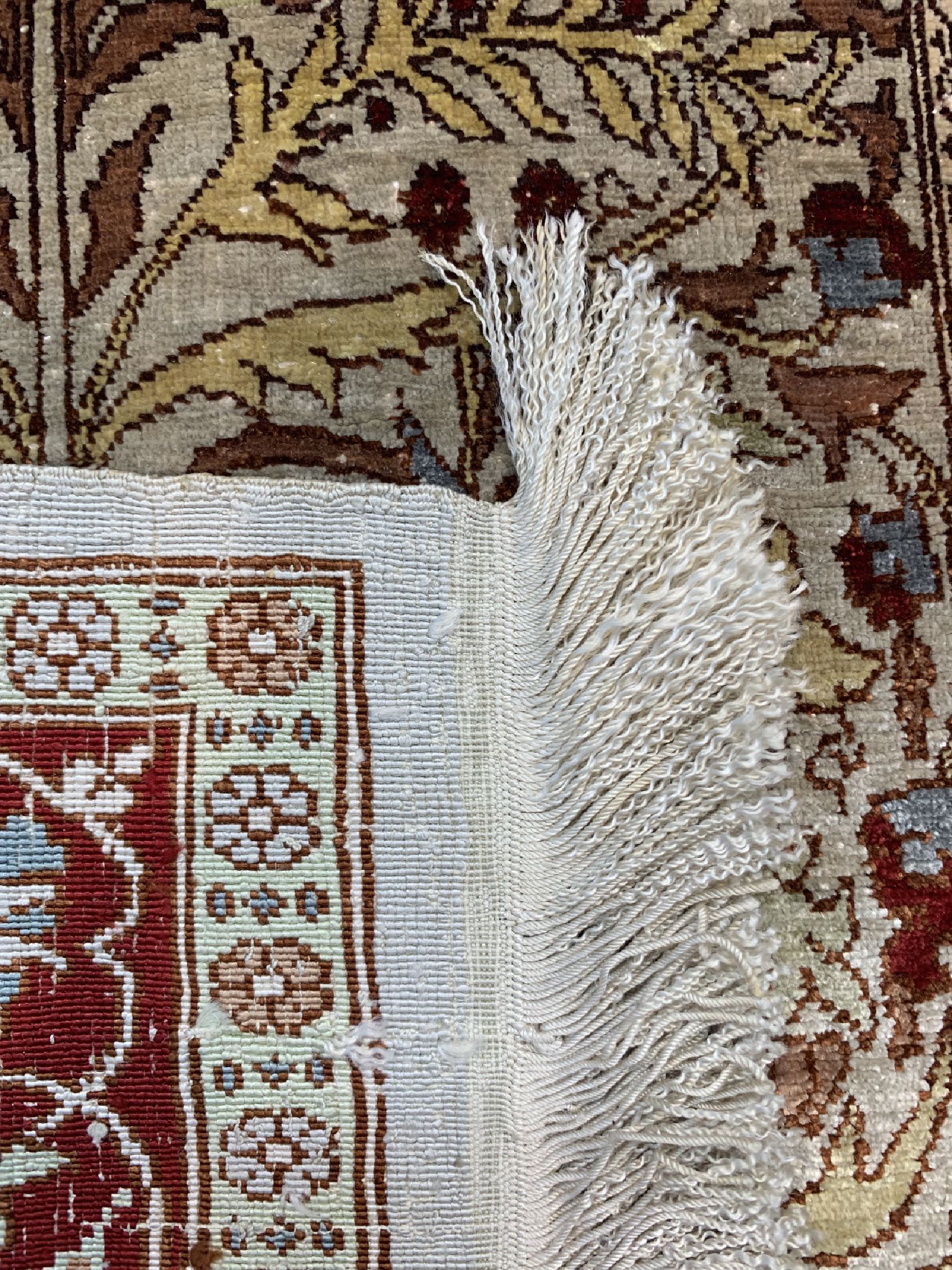 Detail e: Hereke Seide alt, Türkei, um 1950, reine Naturseide, ca. 92 x 50 cm, ca. 1,0 Mio. Kn/qm, EHZ: 2