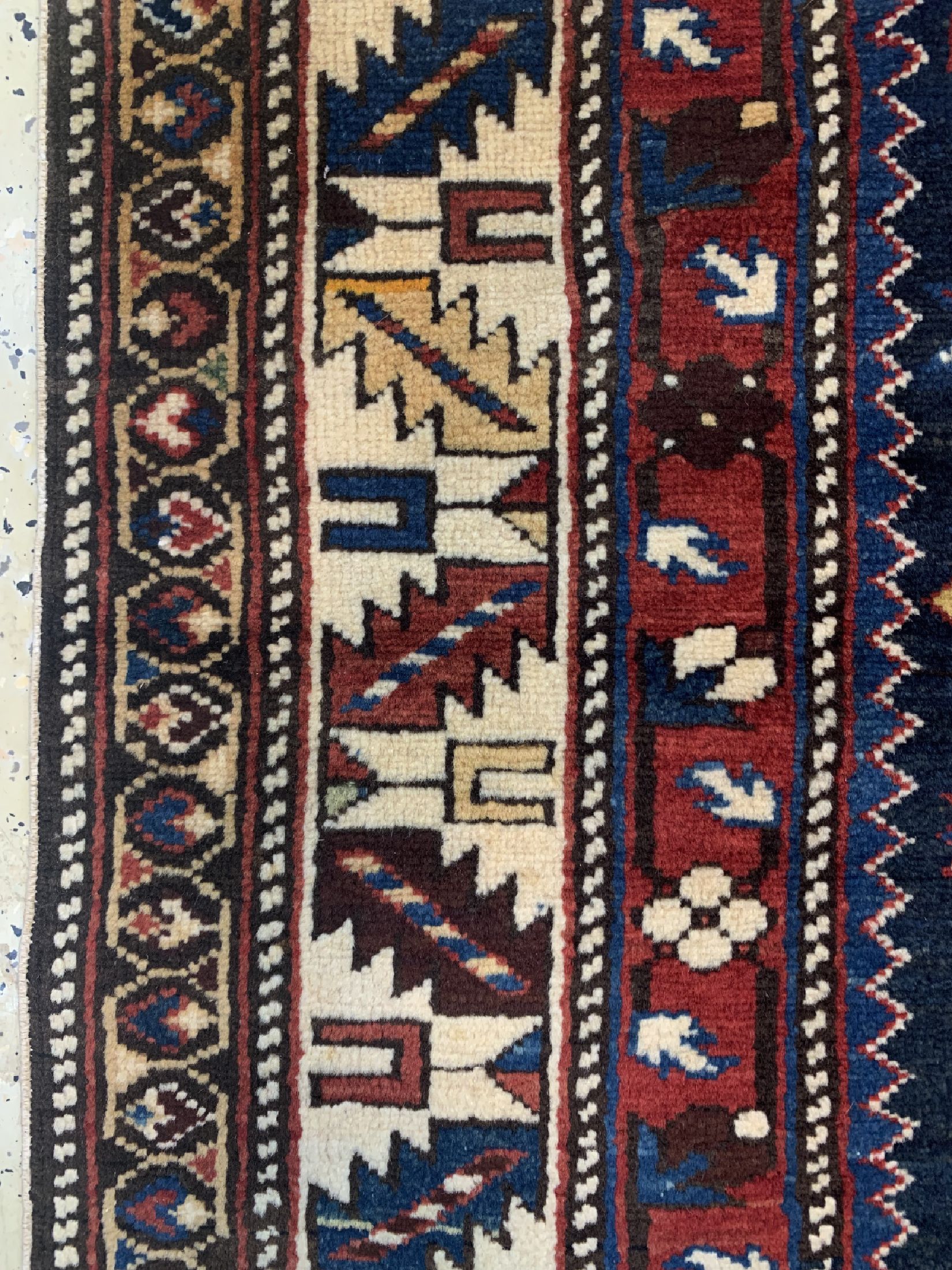 Detail e: Antiker Blüten-Schirwan, Kaukasus, 19.Jhd, Wolle auf Wolle, ca. 182 x 131 cm, EHZ: 2