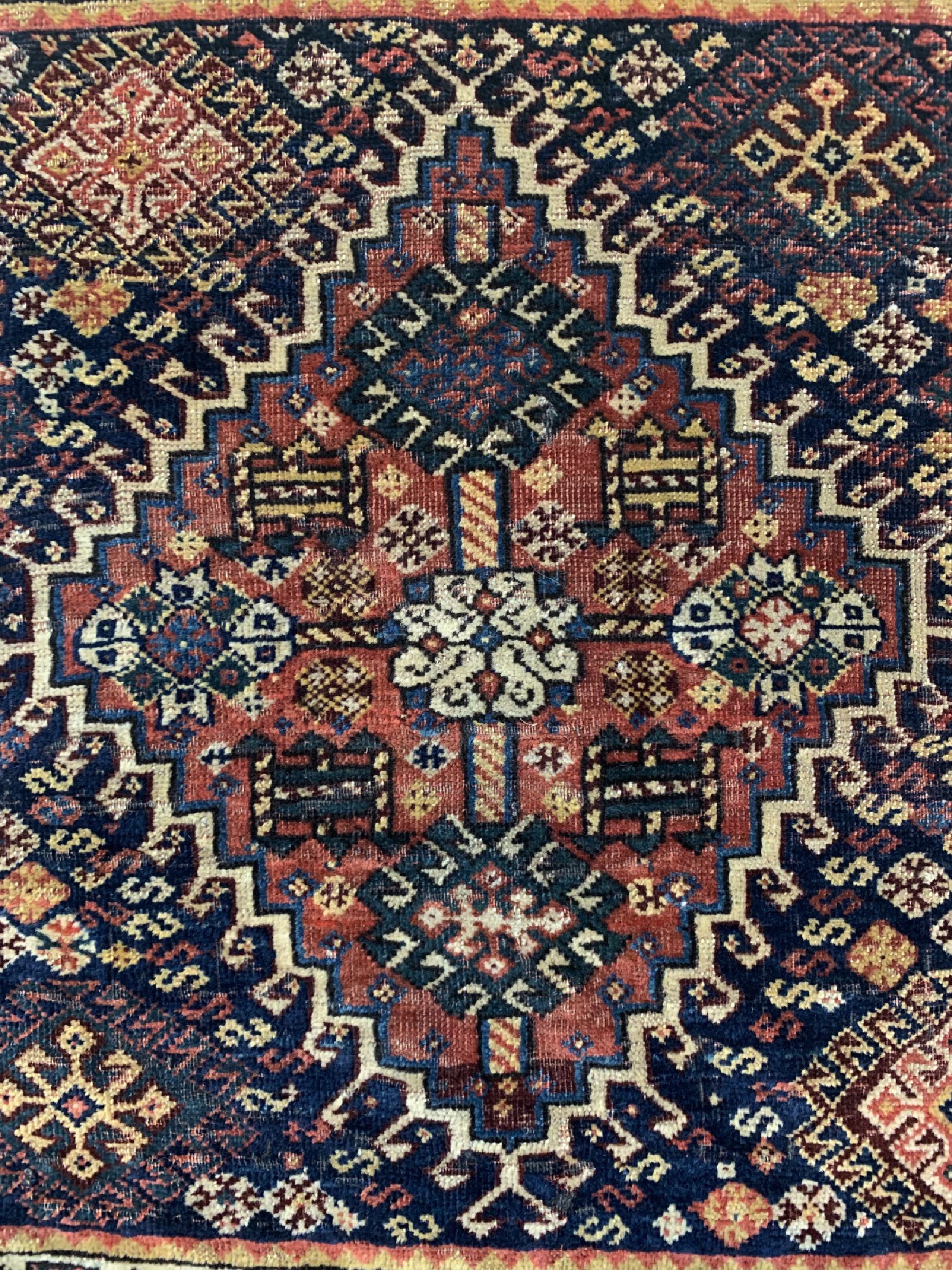 Detail b: Ghaschgai Taschenfront antik, Persien, 19.Jhd, Wolle auf Wolle, ca. 64 x 67 cm, EHZ: 3