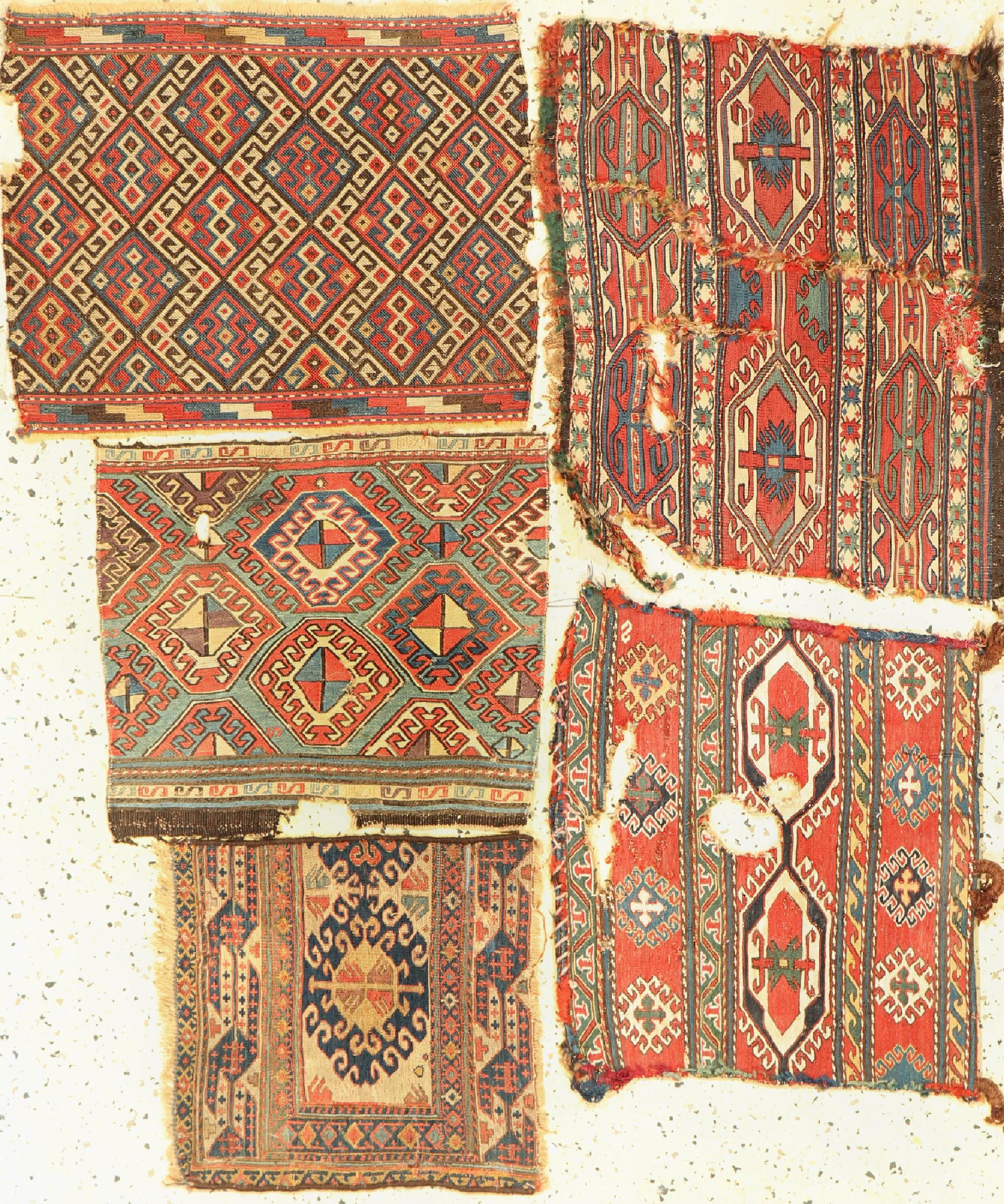 5 Shahsawan Mafraschteilen, Persien, 19.Jhd, Wolle auf Wolle, ca. 60 x 50 cm, EHZ: 4, (Fragmente)