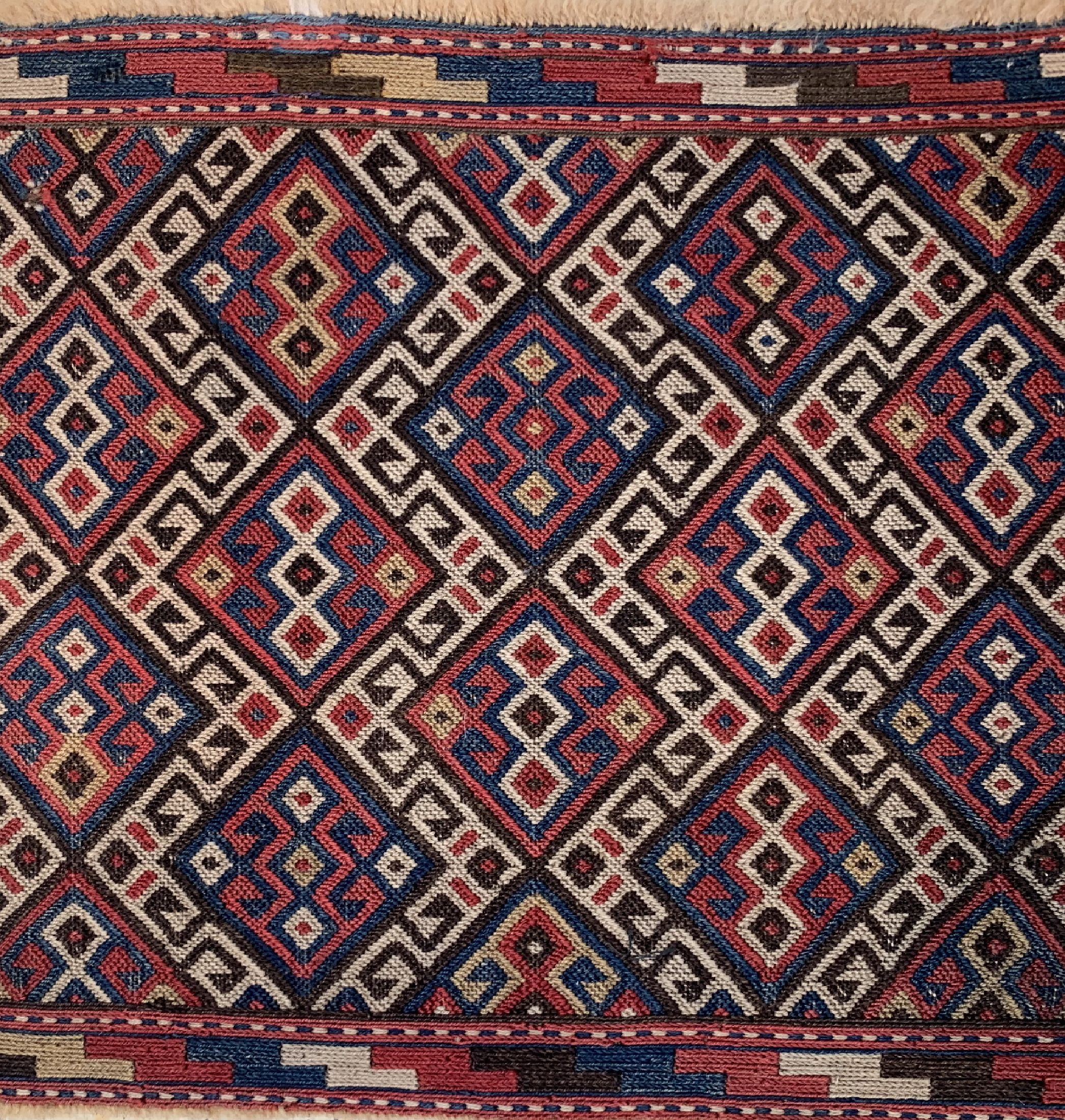 Detail c: 5 Shahsawan Mafraschteilen, Persien, 19.Jhd, Wolle auf Wolle, ca. 60 x 50 cm, EHZ: 4, (Fragmente)
