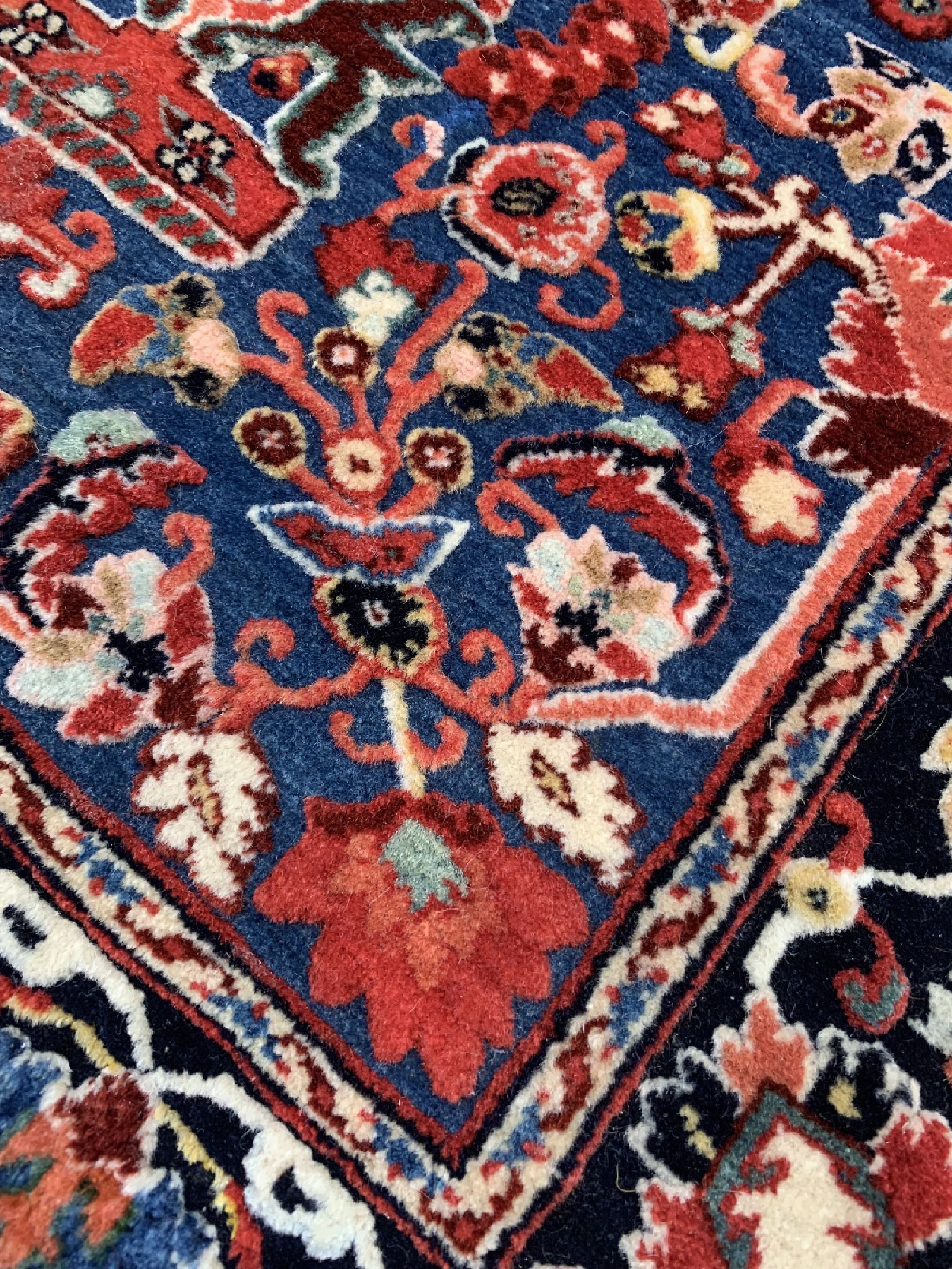 Detail b: Antiker Djosan"Suf", Persien, um 1900, Wolle auf Baumwolle, ca. 80 x 65 cm, EHZ: 2