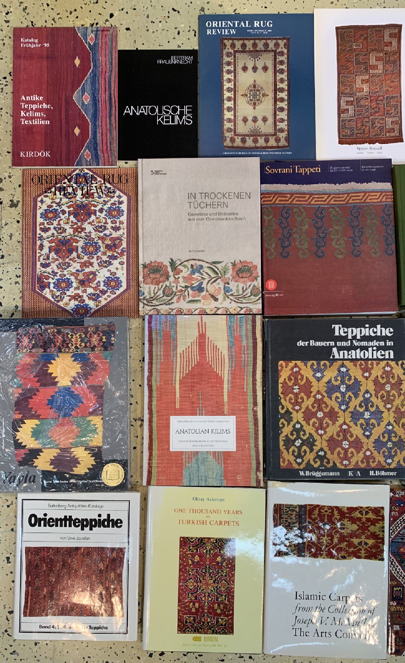 Detail b: 21 Lots Teppichbücher, 
