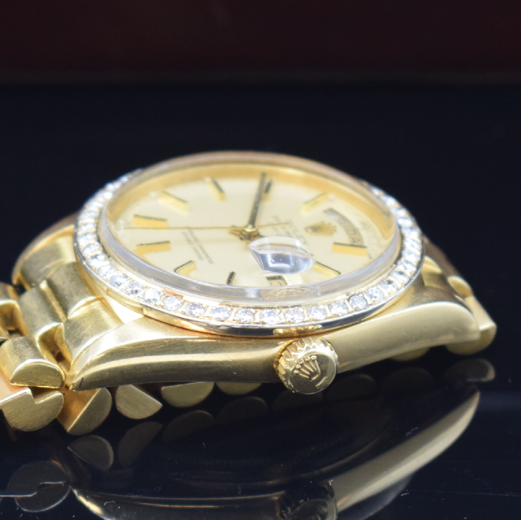 Detail d: ROLEX Herrenarmbanduhr Oyster Perpetual Day- Date in GG 750/000 Referenz 1803, Schweiz um 1973, Automatik, Chronometer der Superlative, ...