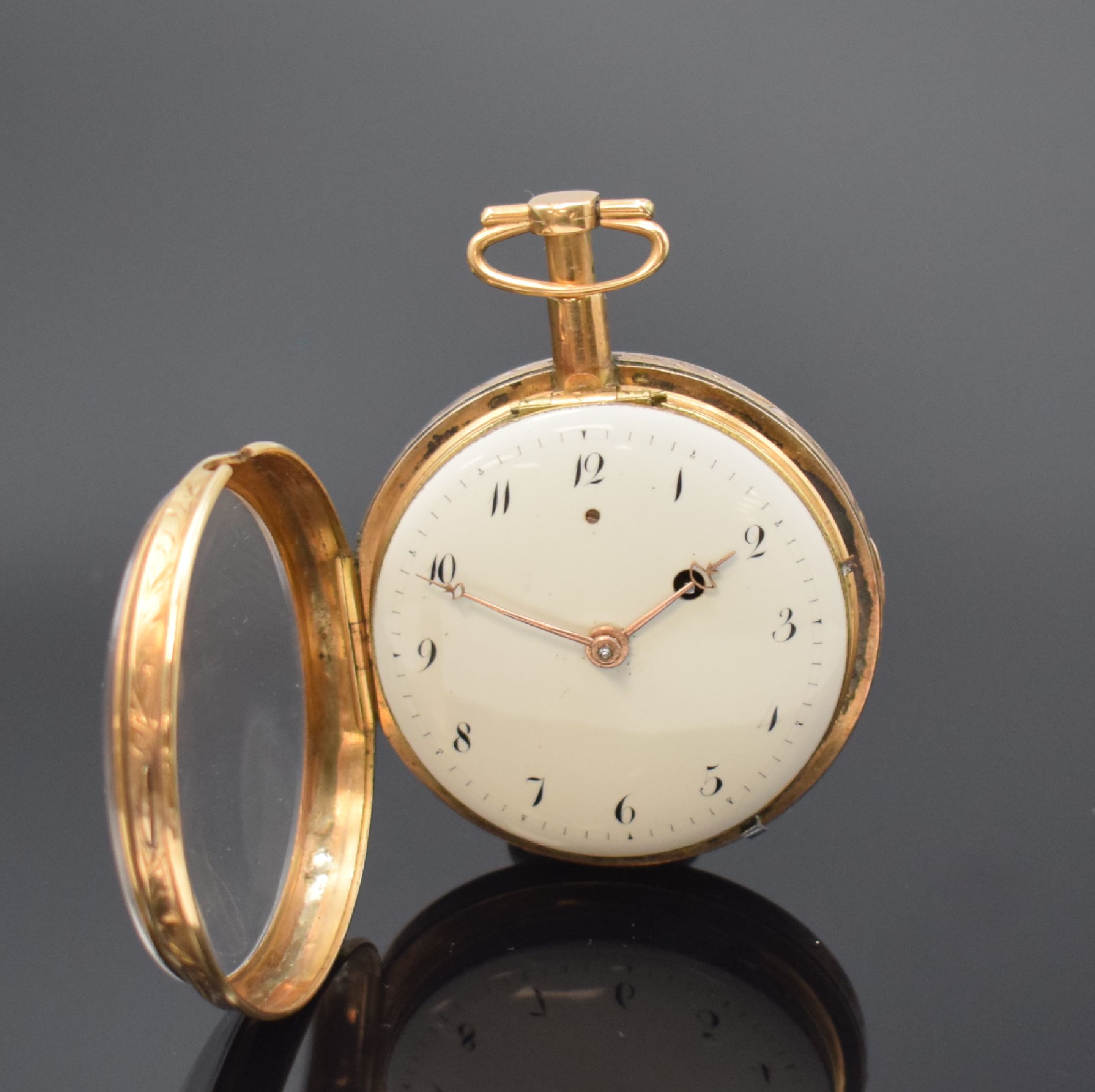 Detail b: Spindeltaschenuhr in RoseG 750/000 mit 1/4-Stunden-Repetition, Schweiz um 1800, 2- teil. Geh., Glasrand am Scharnier, Emailzifferbl. m. arab. Zahlen, ...