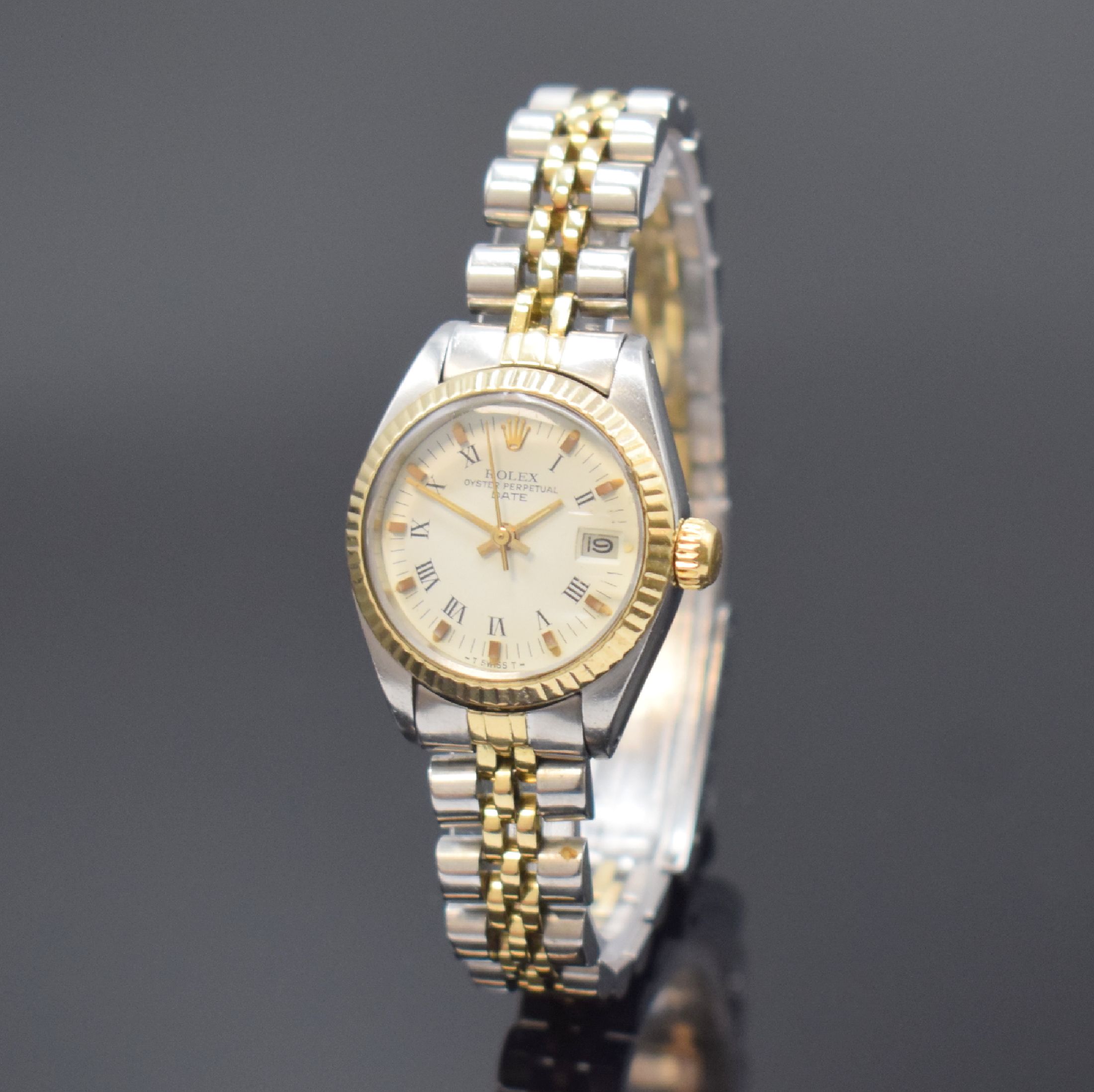 ROLEX Damenarmbanduhr Oyster Perpetual Date Referenz 6917, Schweiz um 1982, Automatik, Edelstahl u. Gold komb., Jubileeband mit Faltschl., Boden und ...