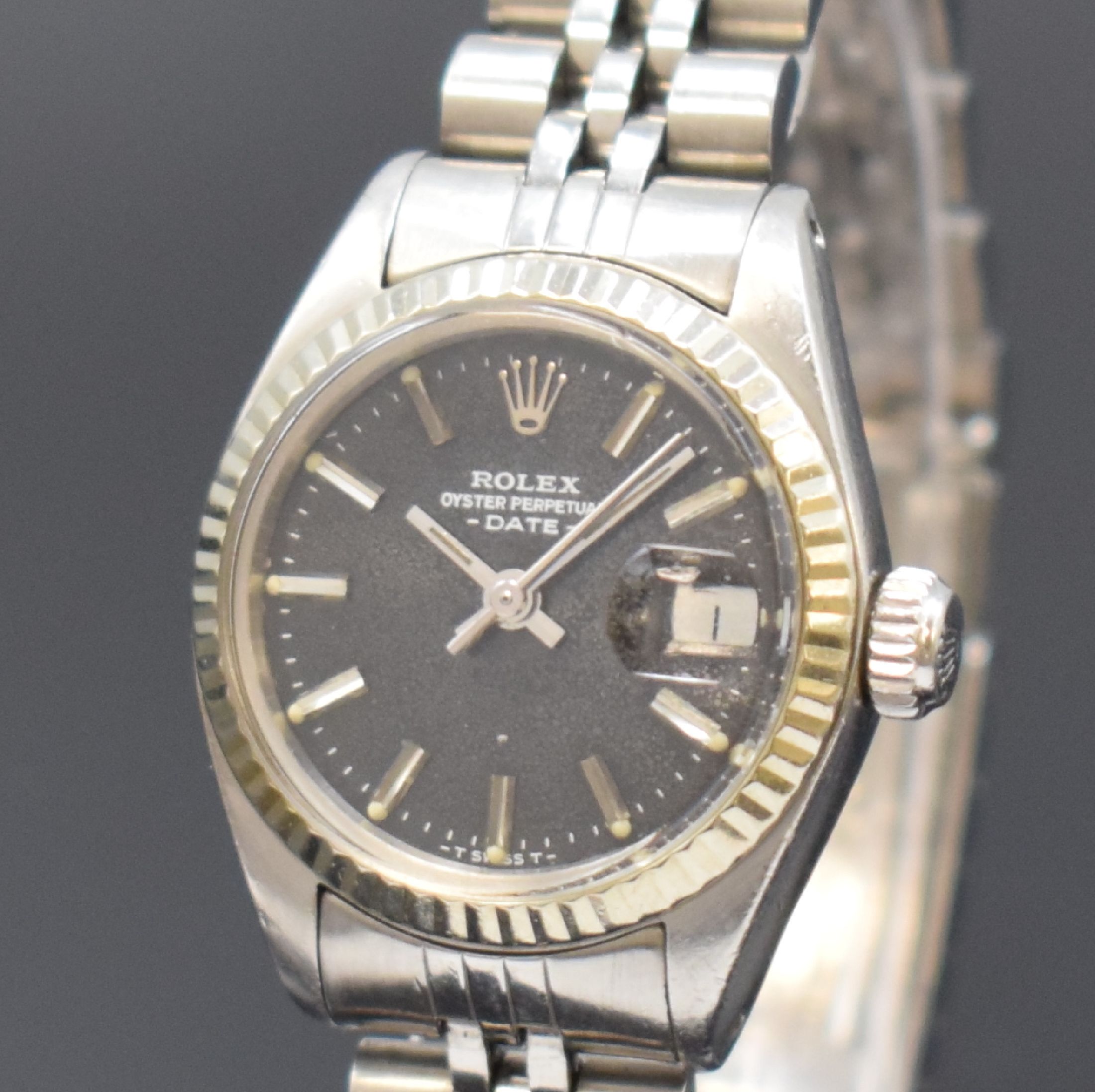Detail a: ROLEX Damenarmbanduhr Oyster Perpetual Date Referenz 6917, Schweiz um 1979, Automatik, Edelstahl, WG-Lünette, Jubileeband mit Faltschl., Boden und ...