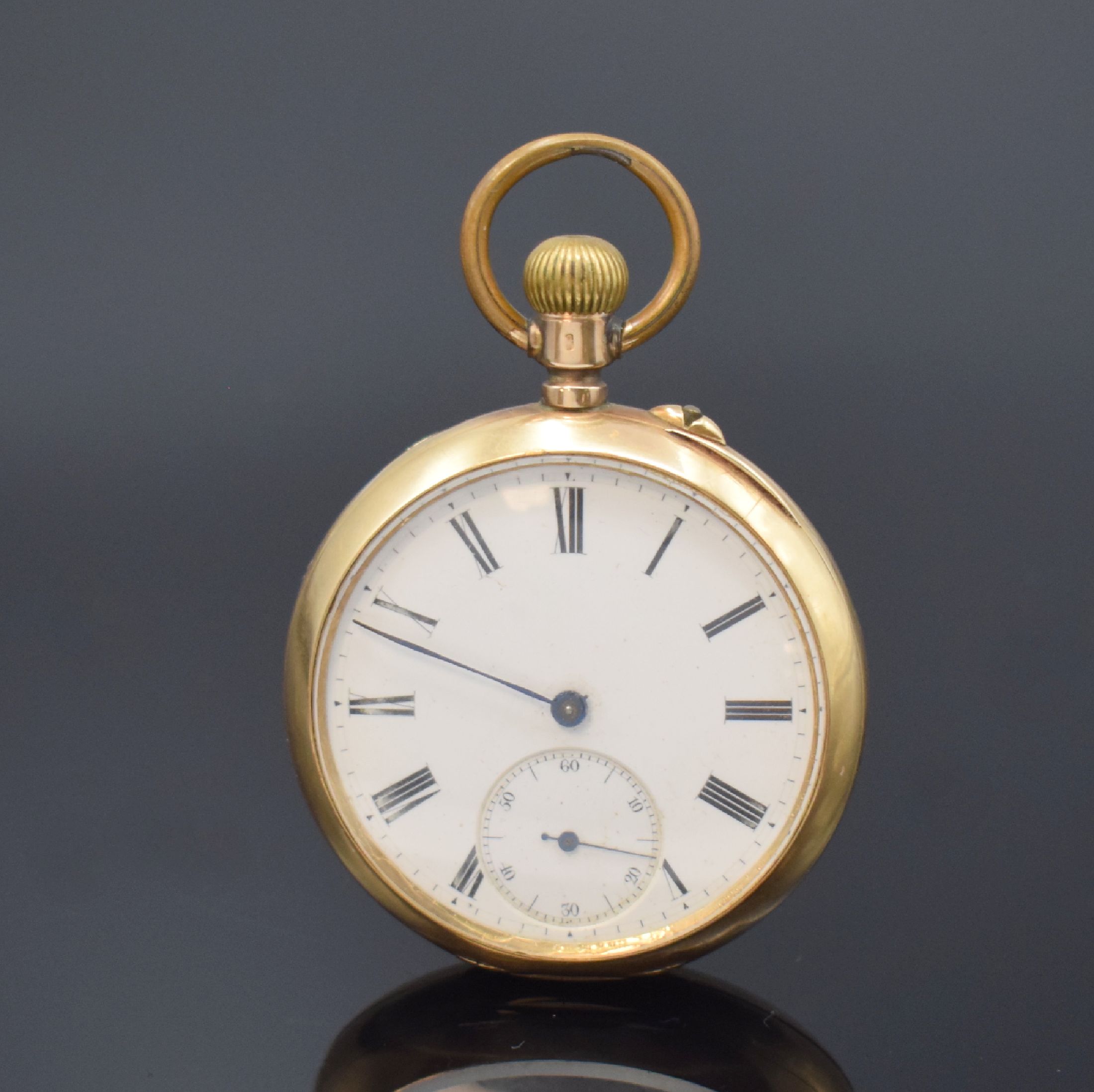 Offene Taschenuhr in GG 585/000, Schweiz um 1900, Geh. dell., guill. Rückdeckel, Metallcuvette, Emailzifferbl. m. röm. Zahlen, gebl. Zeiger, kl. ...
