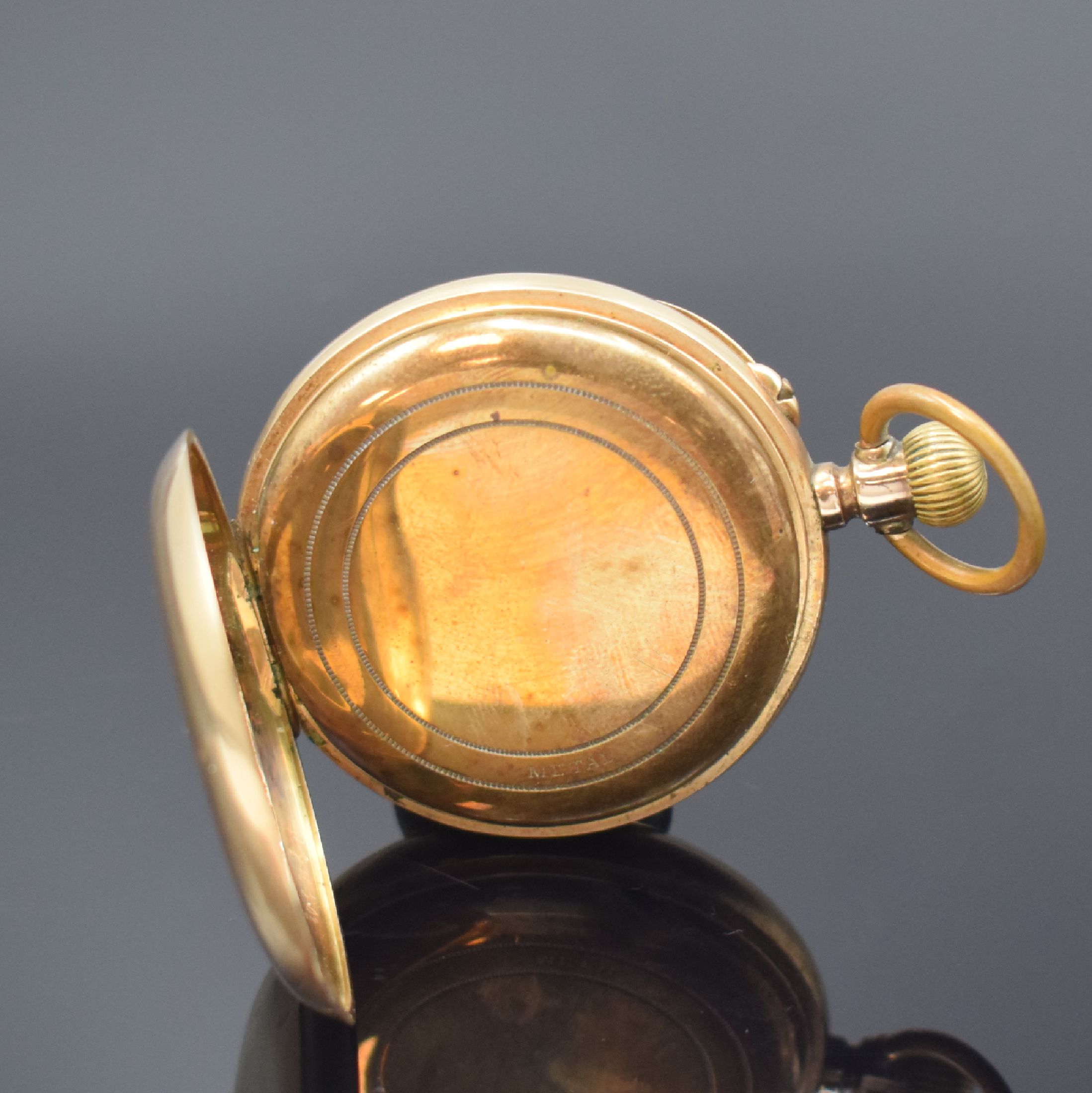 Detail c: Offene Taschenuhr in GG 585/000, Schweiz um 1900, Geh. dell., guill. Rückdeckel, Metallcuvette, Emailzifferbl. m. röm. Zahlen, gebl. Zeiger, kl. ...