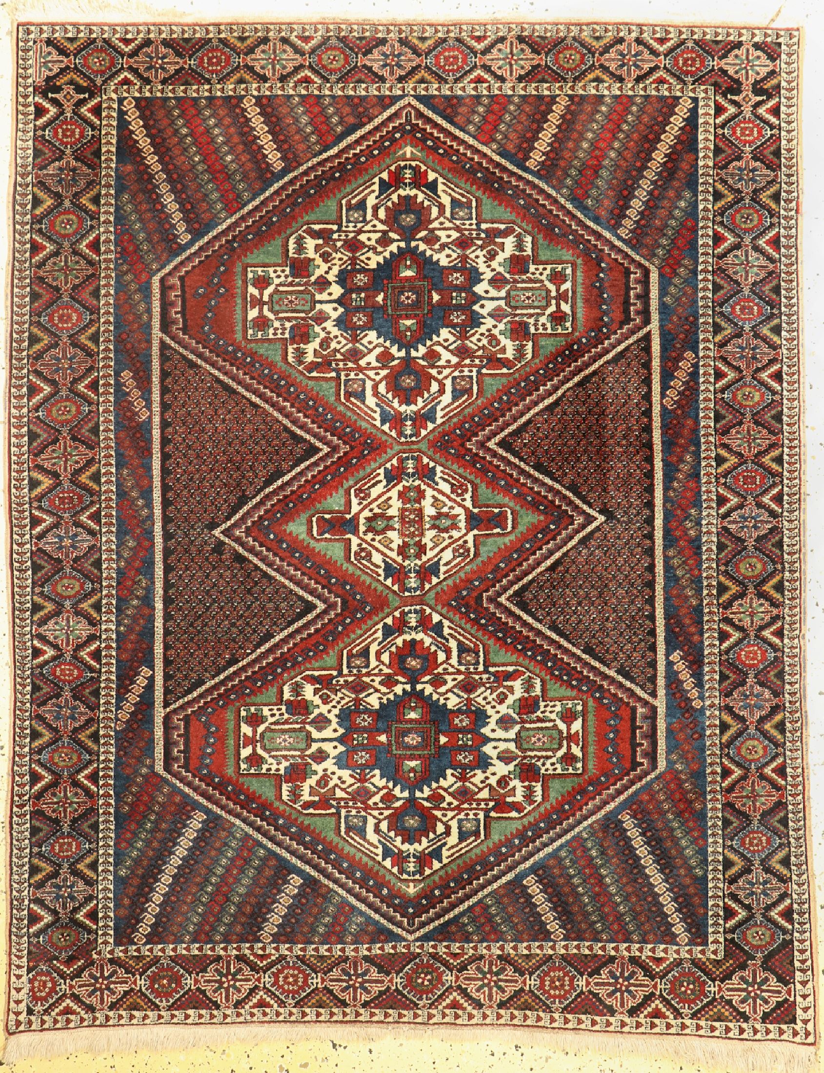 Afschar alt, Persien, um 1960, Wolle auf Baumwolle, ca. 193 x 153 cm, Reinigungsbedürftig, EHZ: 2