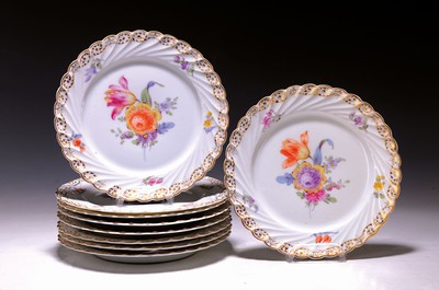 Image 26659169 - 9 cake plates, Nymphenburg, 20th century, porcelain, gold border, scattered flower decoration, flag in relief, signs of age, rubbed, diameter 19 cm