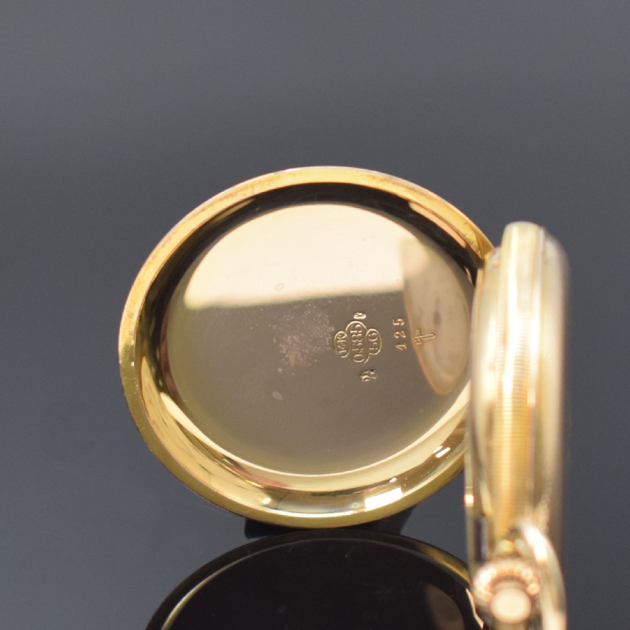 Detail a: Savonette mit Minutenrepetition in RoseG 585/000, Schweiz um 1900, 2-Deckel Goldgeh., beide Schalen guill., Emailzifferbl. m. arab. Zahlen, gebl. ...