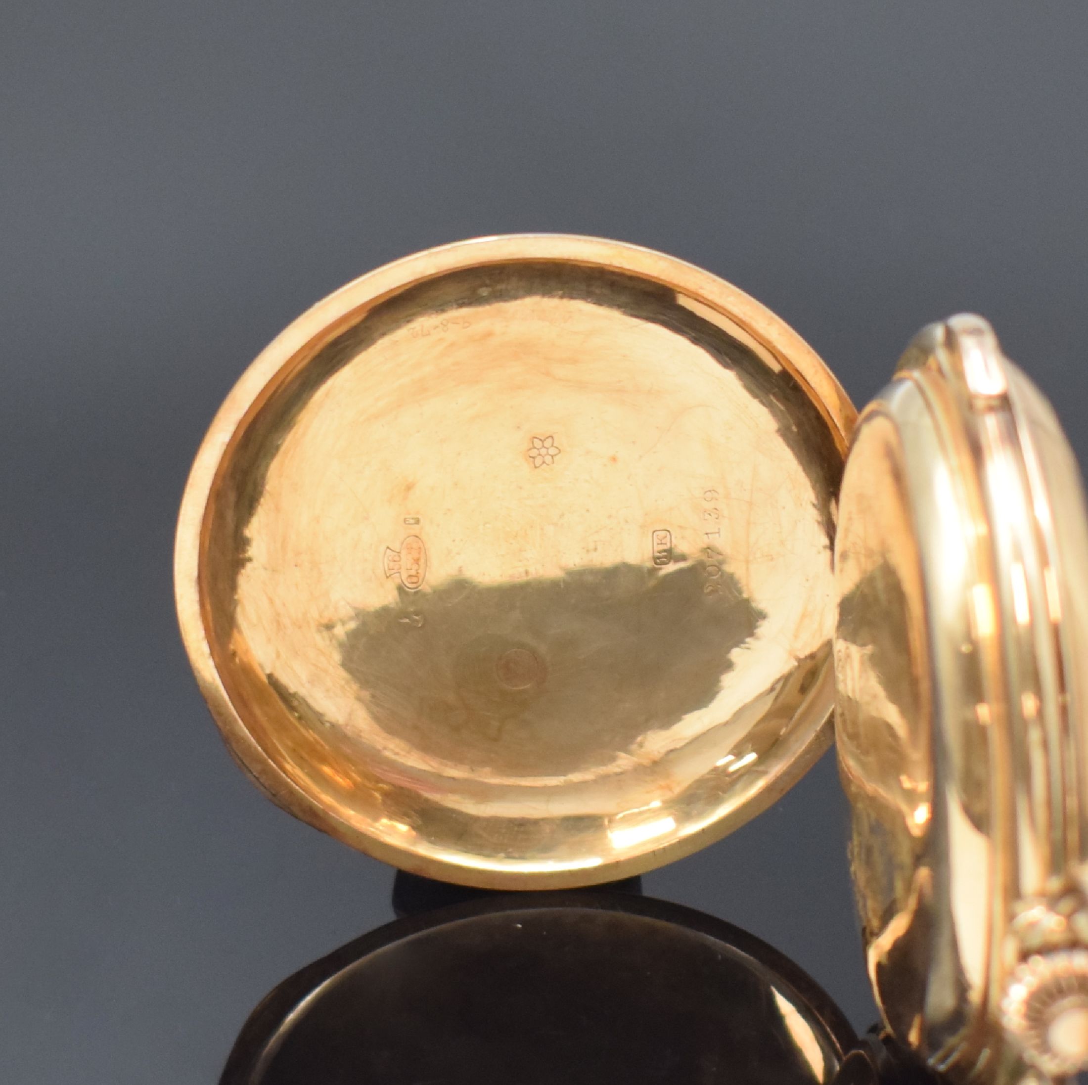 Detail b: Savonette in RoseG 585/000 mit 1/4- Stundenrepetition und Chronograph, Schweiz um 1900, 3-Deckel Goldgeh. dell., Emailzifferbl. m. arab. Zahlen, ...
