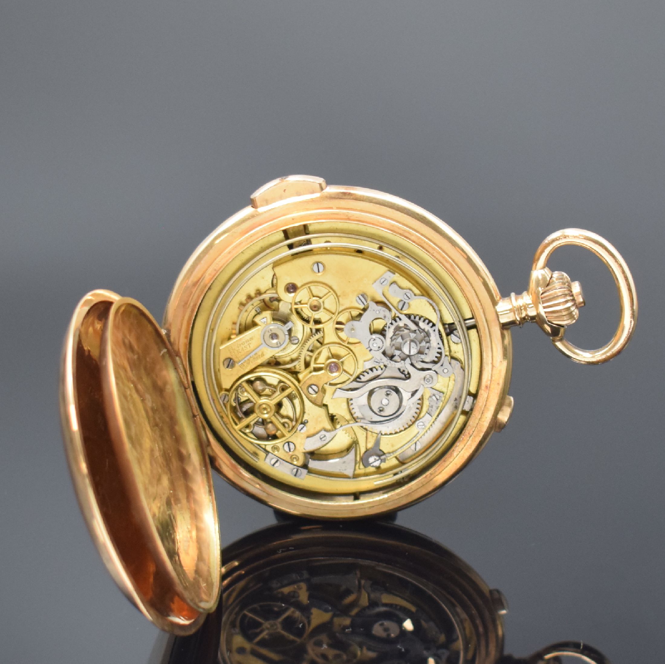 Detail e: Savonette in RoseG 585/000 mit 1/4- Stundenrepetition und Chronograph, Schweiz um 1900, 3-Deckel Goldgeh. dell., Emailzifferbl. m. arab. Zahlen, ...