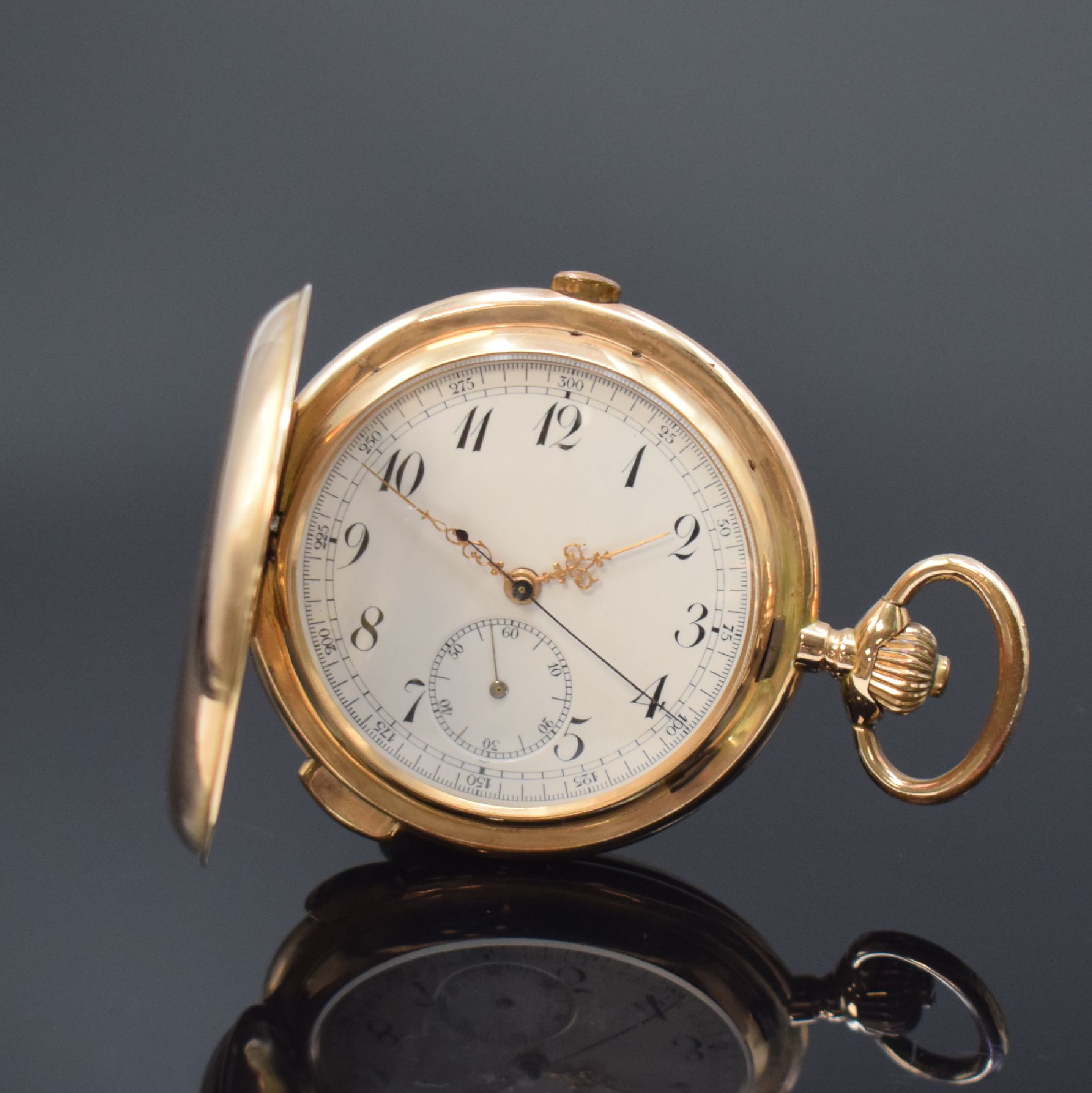 Savonette in RoseG 585/000 mit 1/4-Stunden- Repetition und Chronograph, Schweiz um 1900, 3-Deckel-Goldgeh. mit Monogramm, Emailzifferbl. m. arab. ...