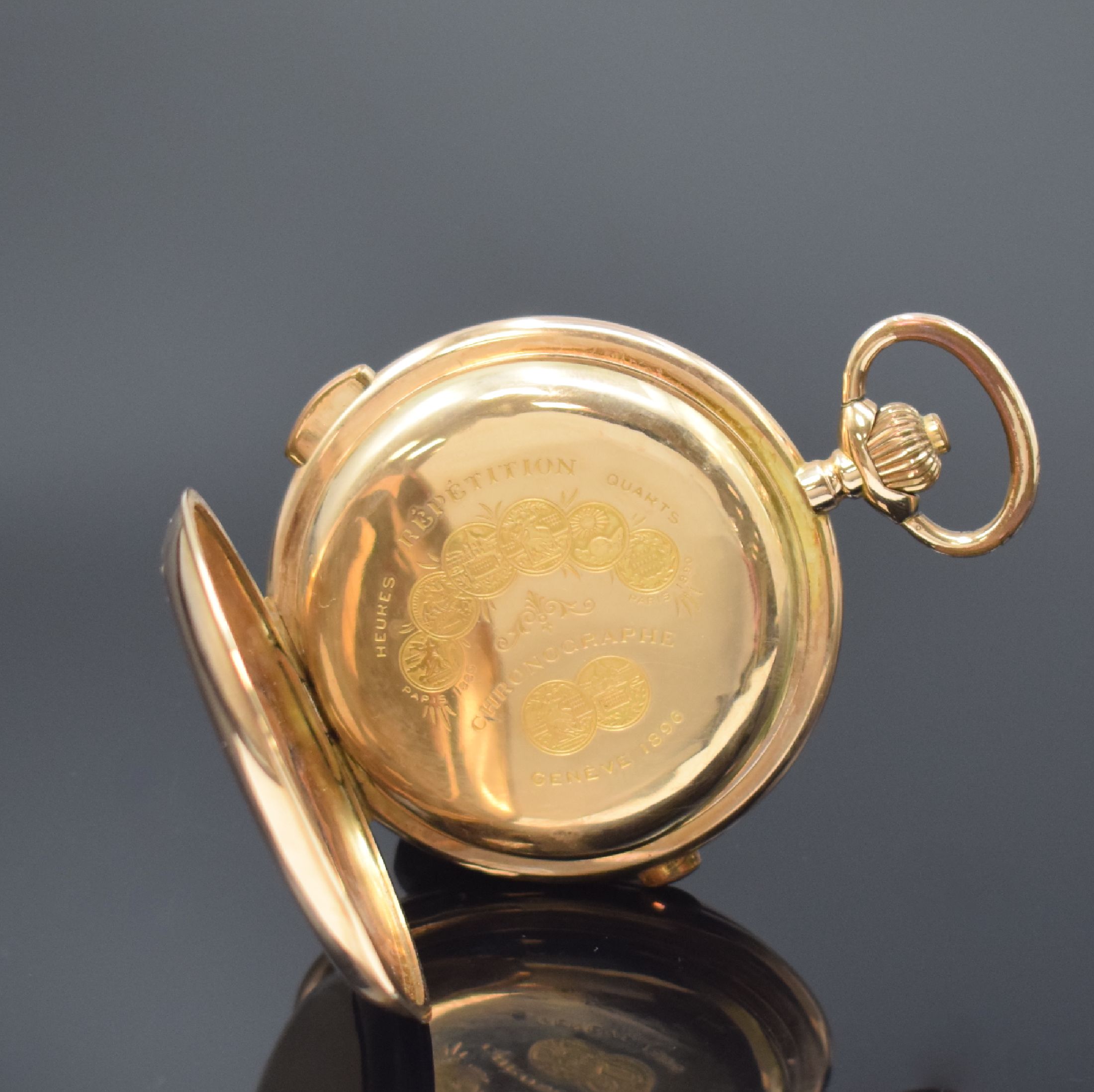 Detail d: Savonette in RoseG 585/000 mit 1/4-Stunden- Repetition und Chronograph, Schweiz um 1900, 3-Deckel-Goldgeh. mit Monogramm, Emailzifferbl. m. arab. ...