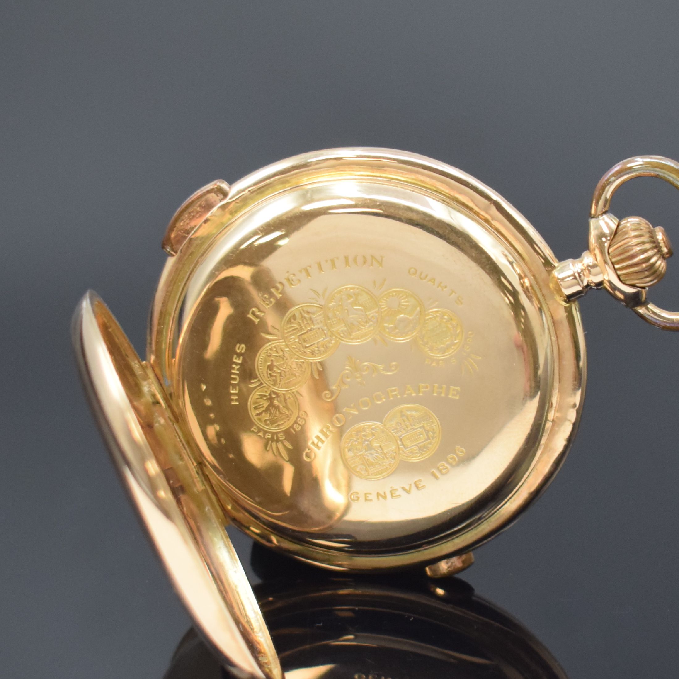 Detail c: Savonette in RoseG 585/000 mit 1/4-Std.- Repetition und Chronograph, Schweiz um 1900, 3-Deckel Goldgeh. dell., Emailzifferbl. m. arab. Zahlen, verg. ...