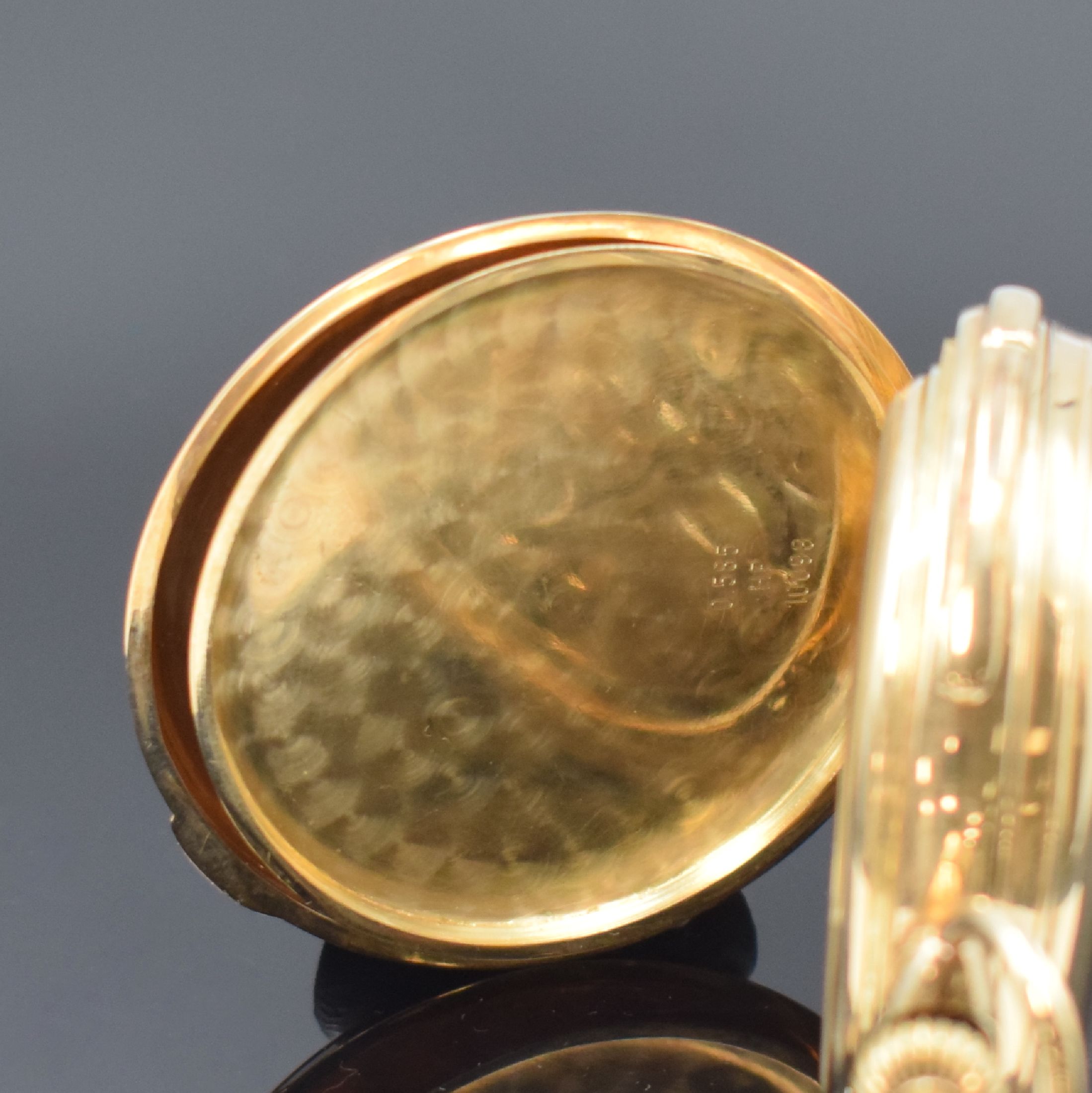 Detail d: Schwere Savonette mit Minutenrepetition, Vollkalender und Chronograph im neutralen GG 585/000 Gehäuse, Werk Schweiz um 1900, 3-Deckel Goldgeh. ...