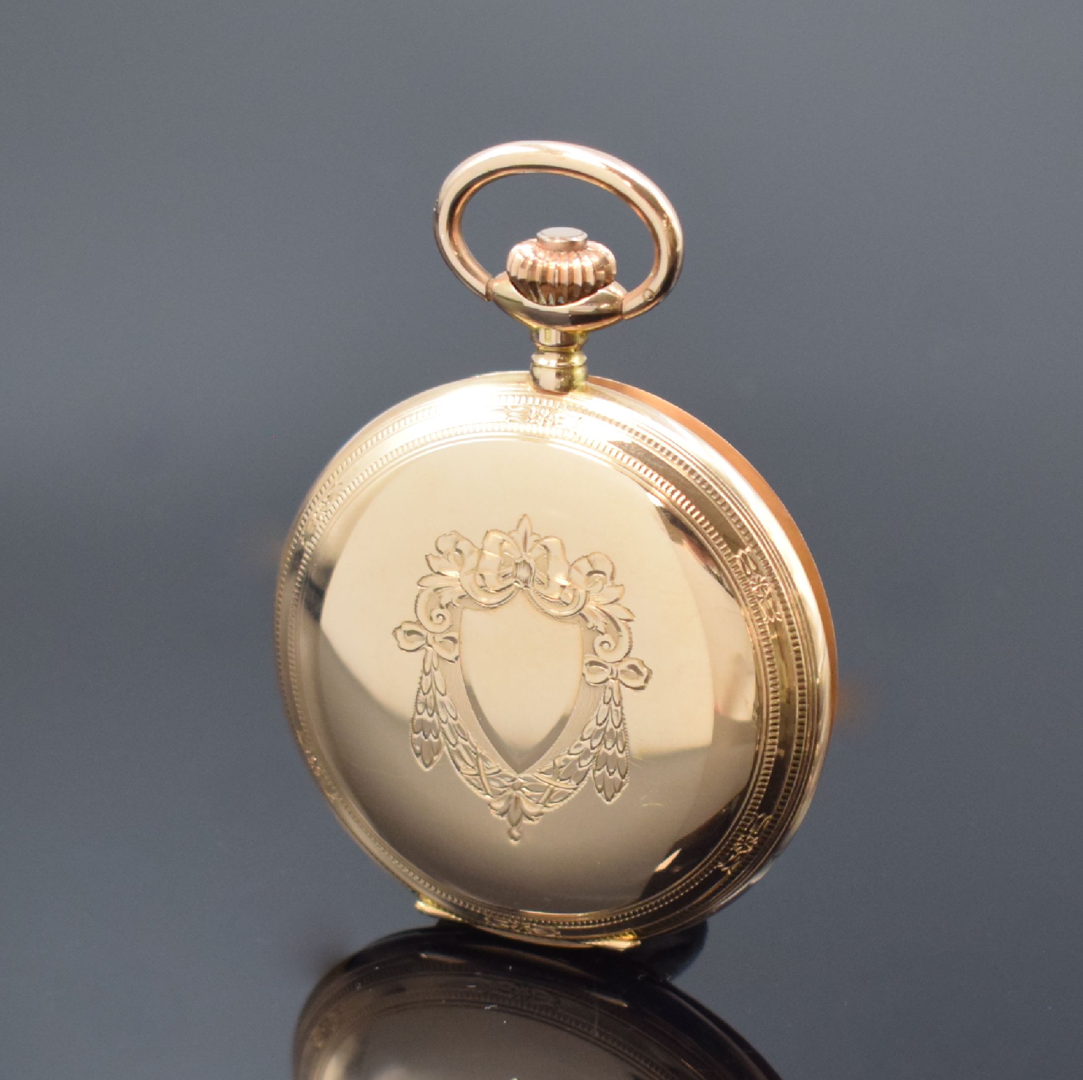 Detail b: Savonette in RG 585/000, Schweiz um 1900, 2-Deckel Goldgeh., Emailzifferbl. m. arab. Zahlen, gold. Zeiger, verg. Werk m. Komp.-Unr. u. Breguet-Sp., ...