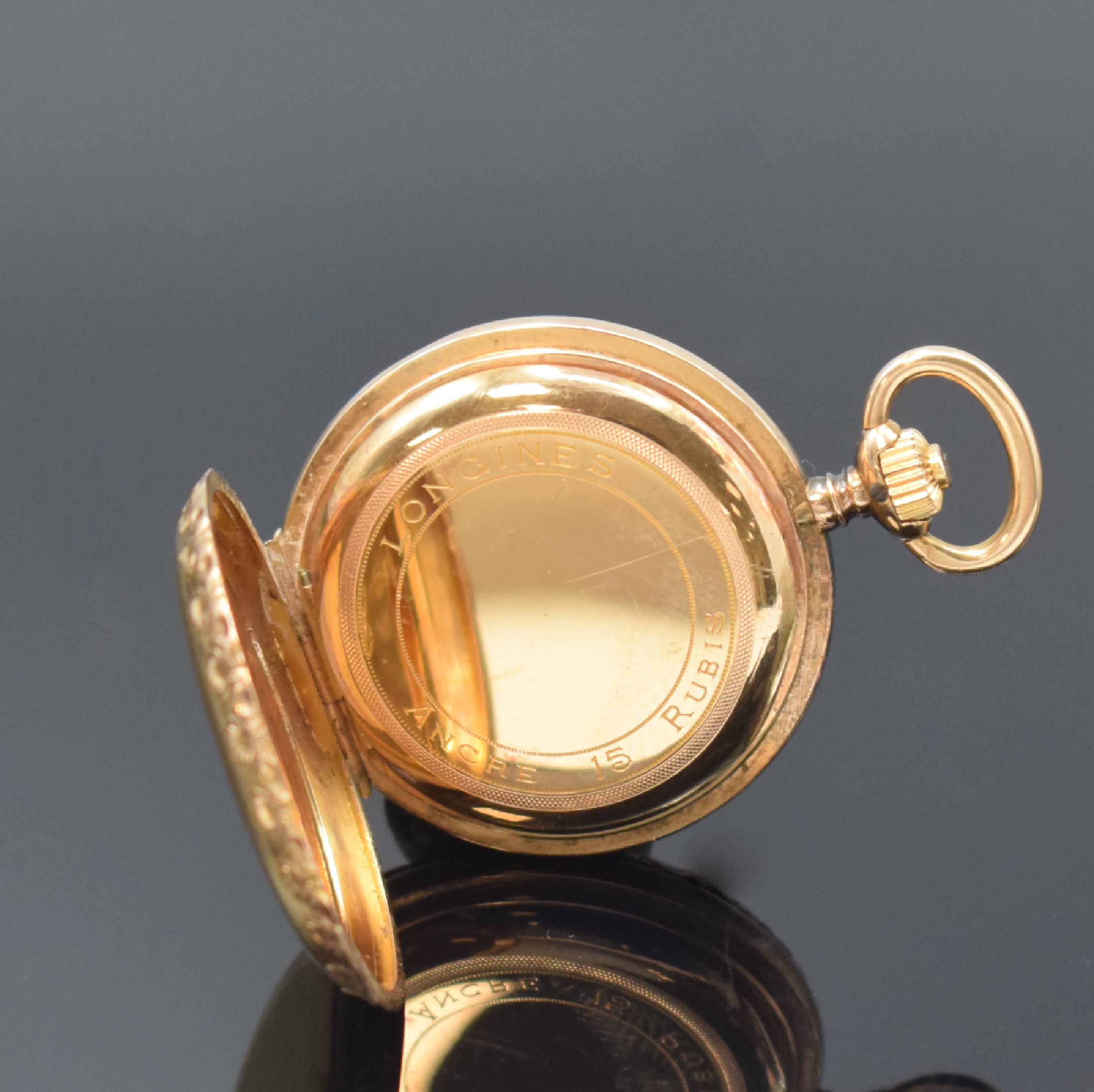 Detail e: LONGINES Damensavonette in GG/RG 750/000, Schweiz um 1890, floral grav. 3-Deckel Goldgeh., Sprungdeckel m. Diamanten u. Rubinen bes. (2 fehl.), ...