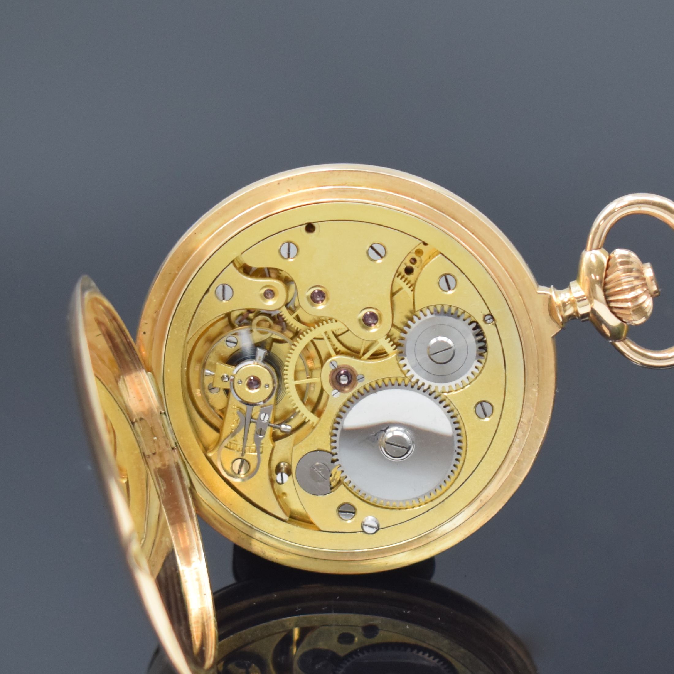 Detail e: Savonette in RoseG 585/000, Schweiz um 1900, 3-Deckel Goldgeh. m. a-goutte, Zifferbl. m. nachtr. erotischer Bemalung, arab. Zahlen, gold. Zeiger, ...