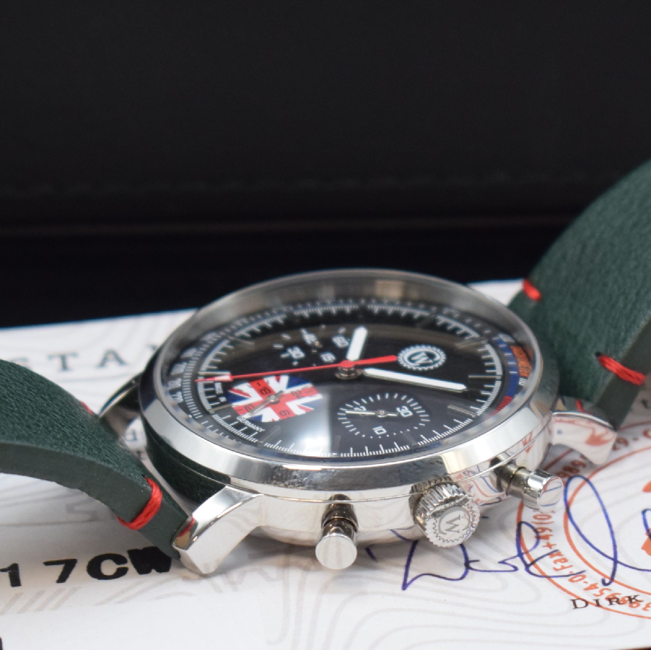 Detail c: CONSTANTIN WEISZ Racing Limitierter Chronograph in Edelstahl Referenz 21B817CW, Deutschland akt. Prod., Handaufzug, beids. vergl. Gehäuse, Boden ...