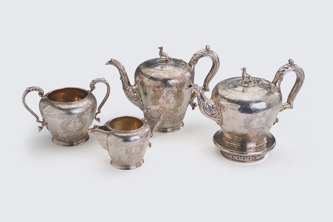 5-teiliges Kaffee- und Teeservice, England, London 1836, 925er Silber, Meistermarke wohl Joseph Angell, best. aus: Kaffeekanne und Teekanne (Deckel ...