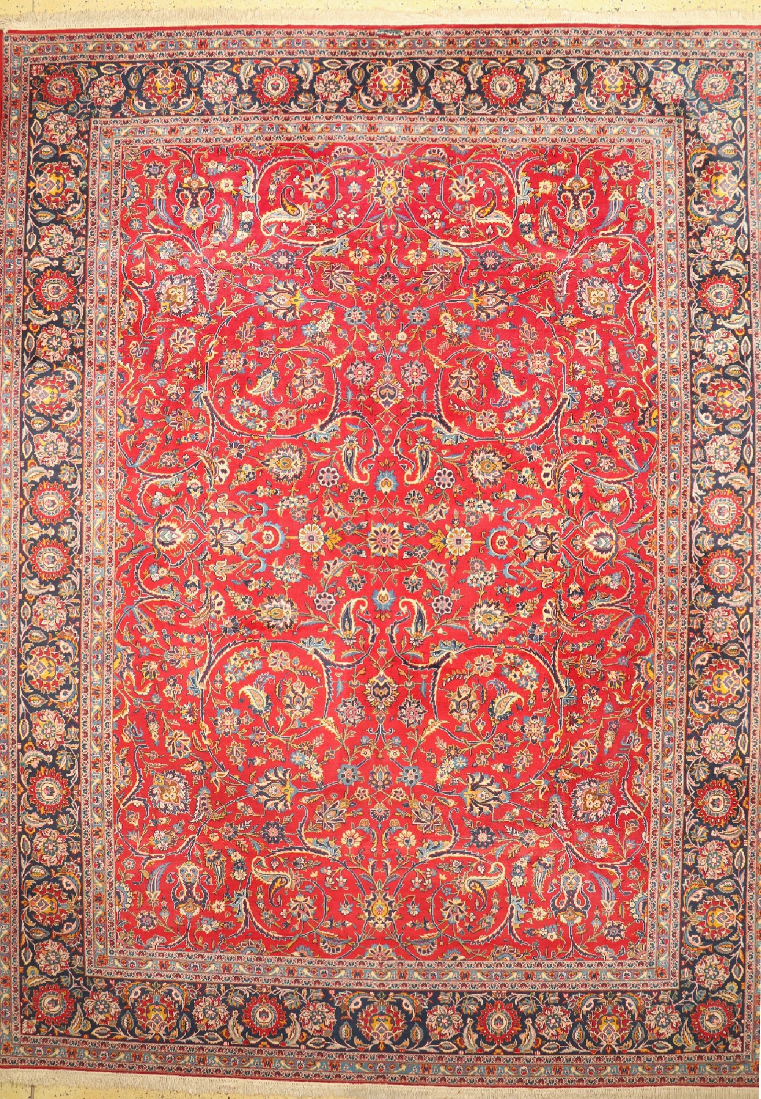 Keschan alt Persien, signiert(Ghotb), um 1950, Wolle auf Baumwolle, ca. 420 x 314 cm, Mottenfraß, EHZ: 2