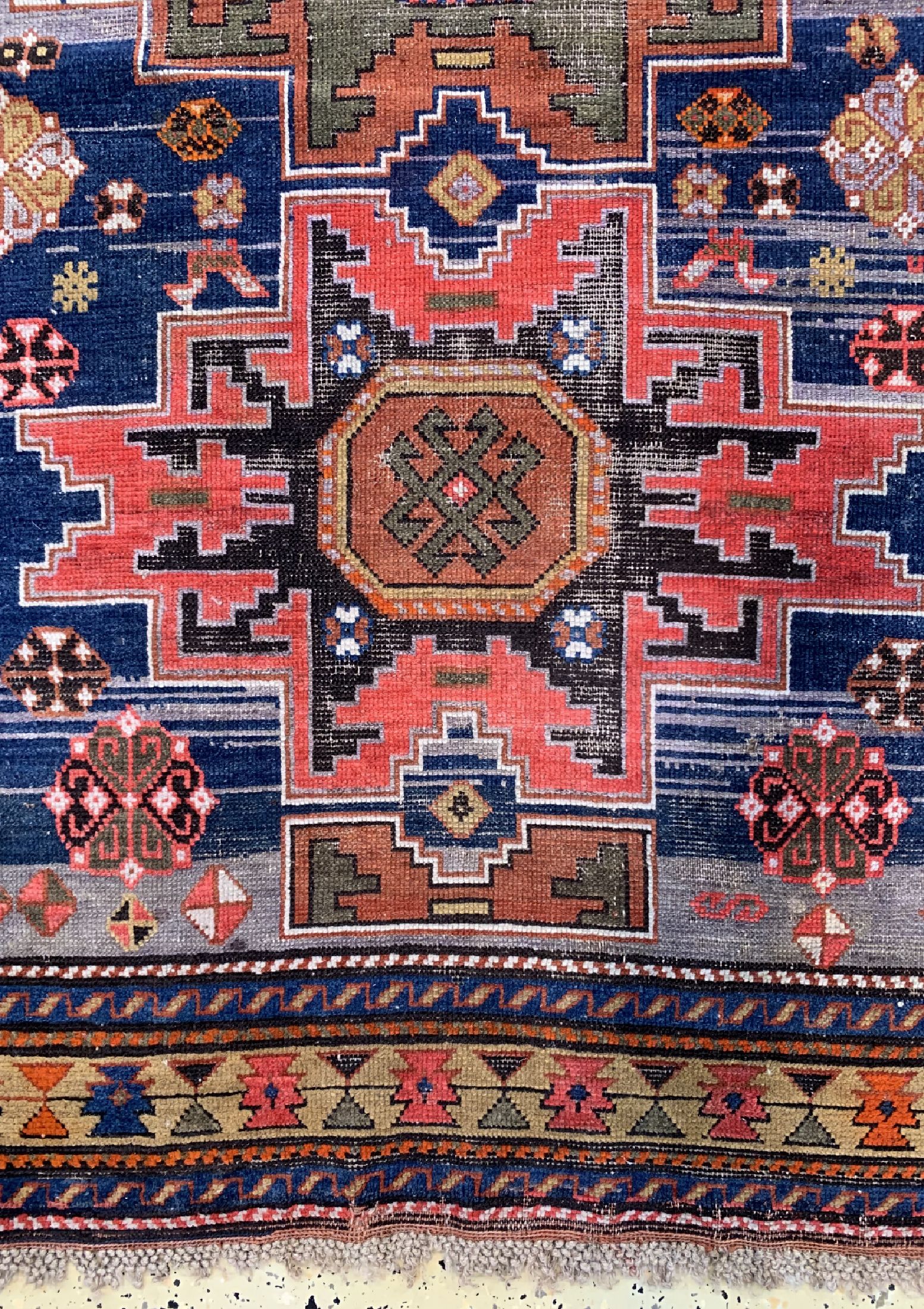 Detail b: Kazak"Lesgi", Kaukasus, um 1920, Wolle auf Wolle, ca. 170 x 120 cm, EHZ: 3-4