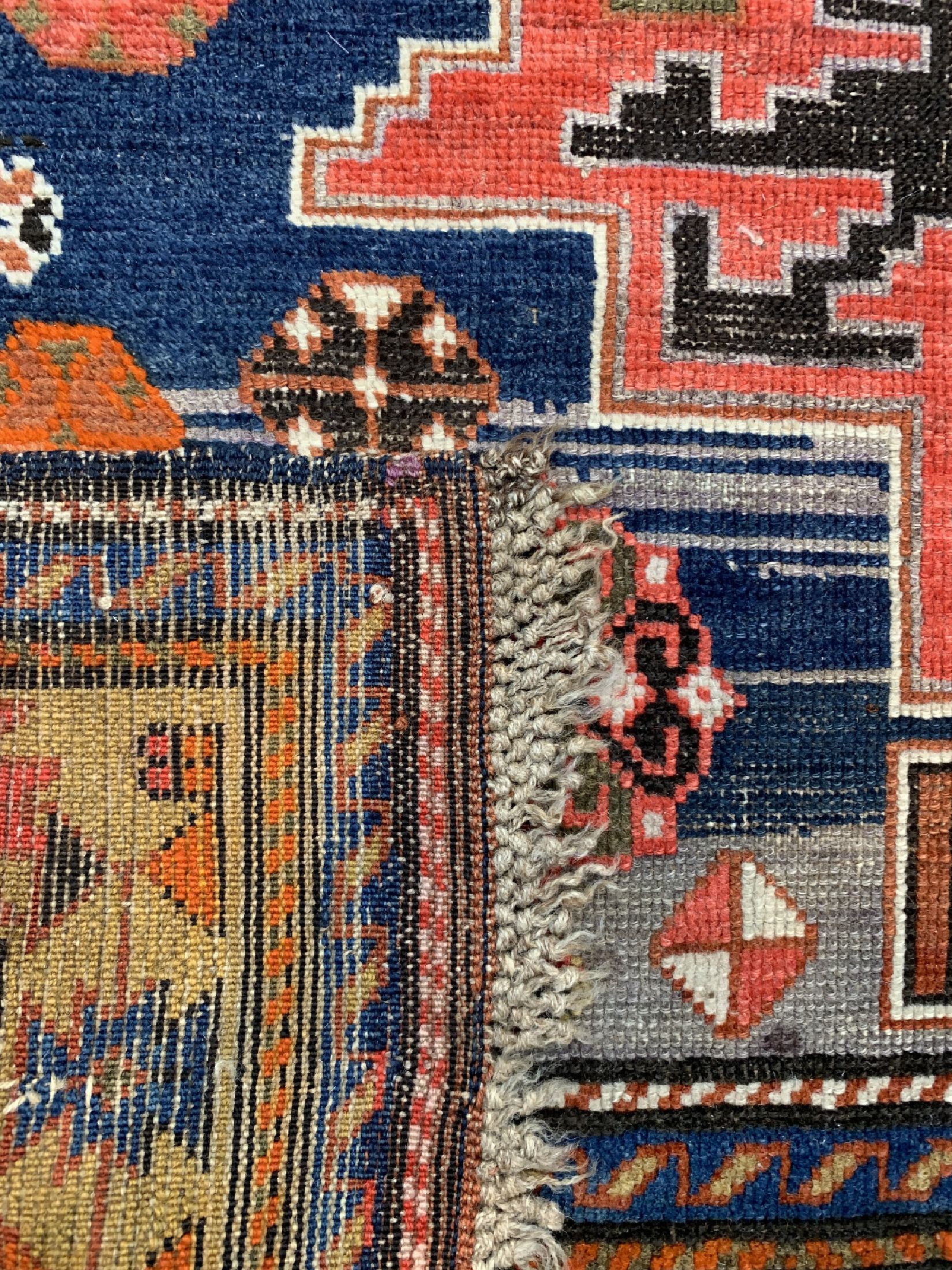 Detail d: Kazak"Lesgi", Kaukasus, um 1920, Wolle auf Wolle, ca. 170 x 120 cm, EHZ: 3-4