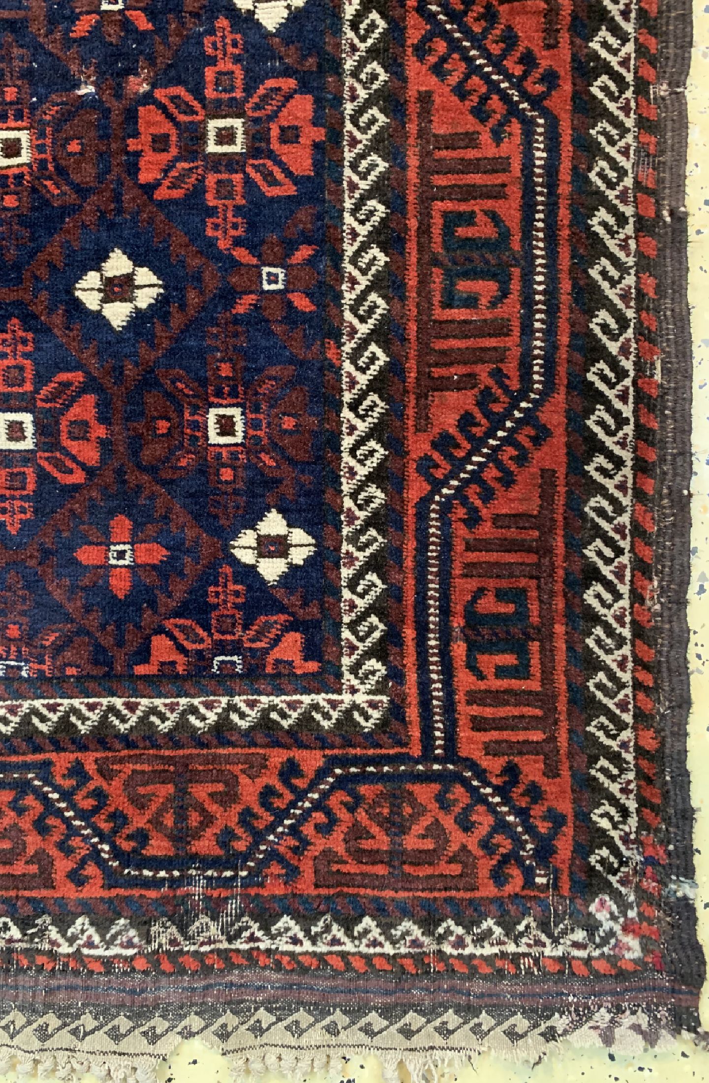 Detail a: Belutsch antik, Persien, um 1900, Wolle aufWolle, ca. 377 x 90 cm, EHZ: 4