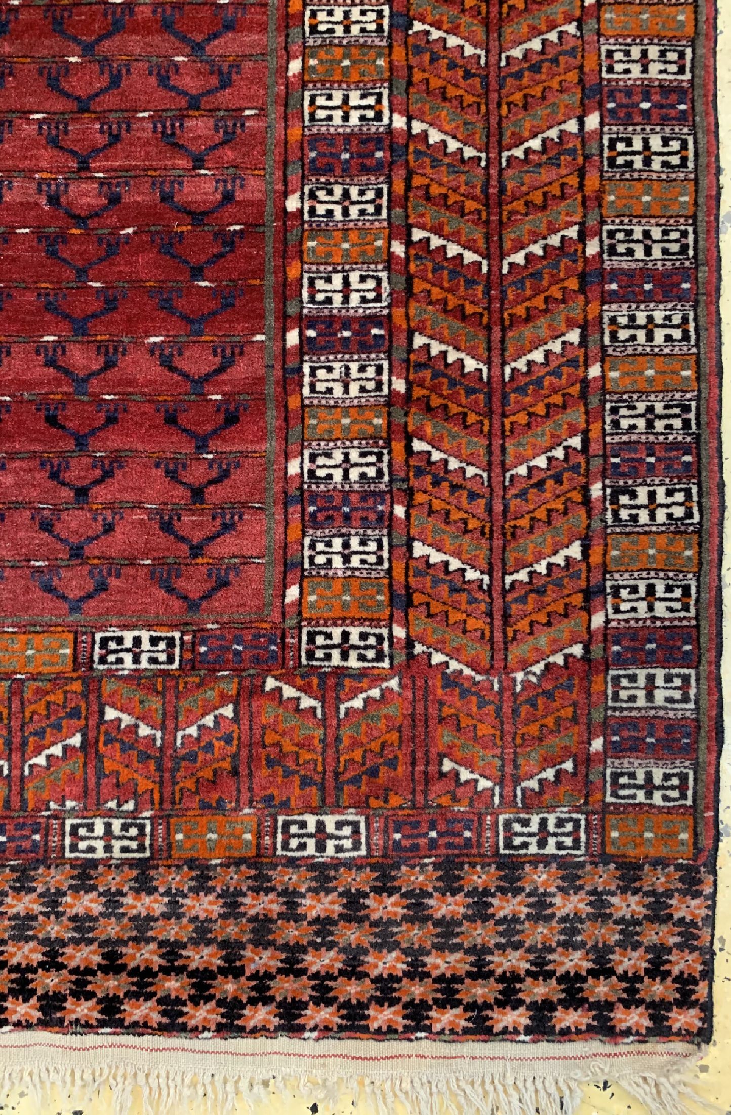 Detail a: Buchara Engsi, Rußland, ca. 50 Jahre, Wolleauf Wolle, ca. 175 x 117 cm, EHZ: 2