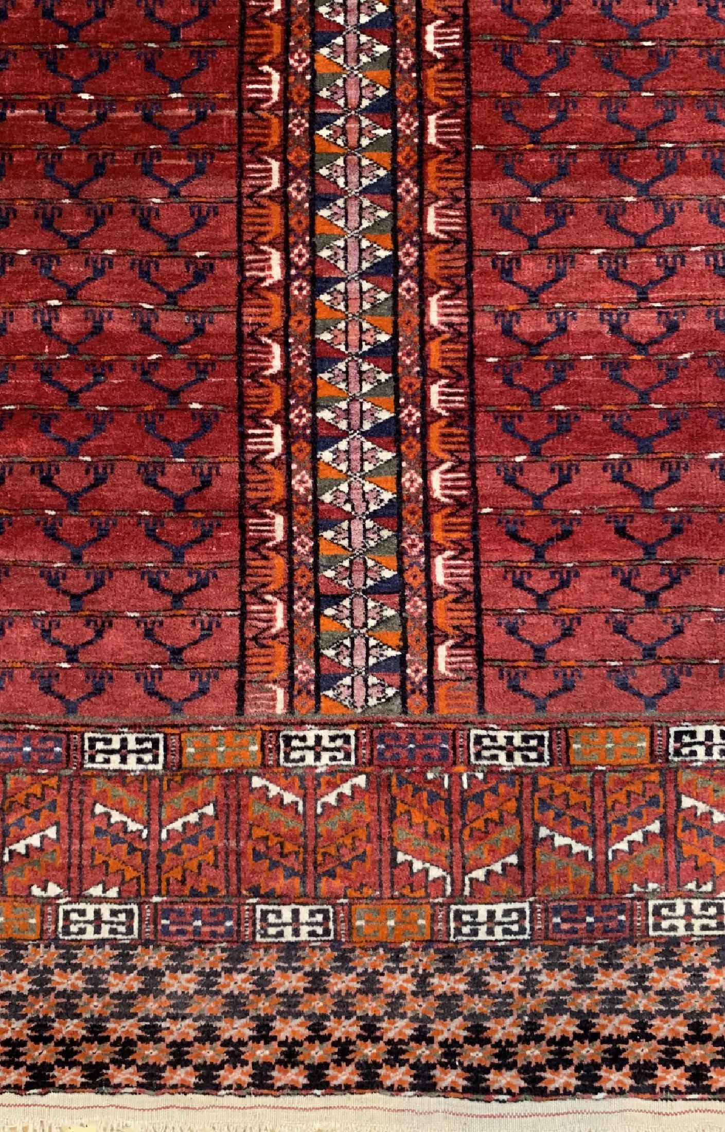 Detail b: Buchara Engsi, Rußland, ca. 50 Jahre, Wolleauf Wolle, ca. 175 x 117 cm, EHZ: 2