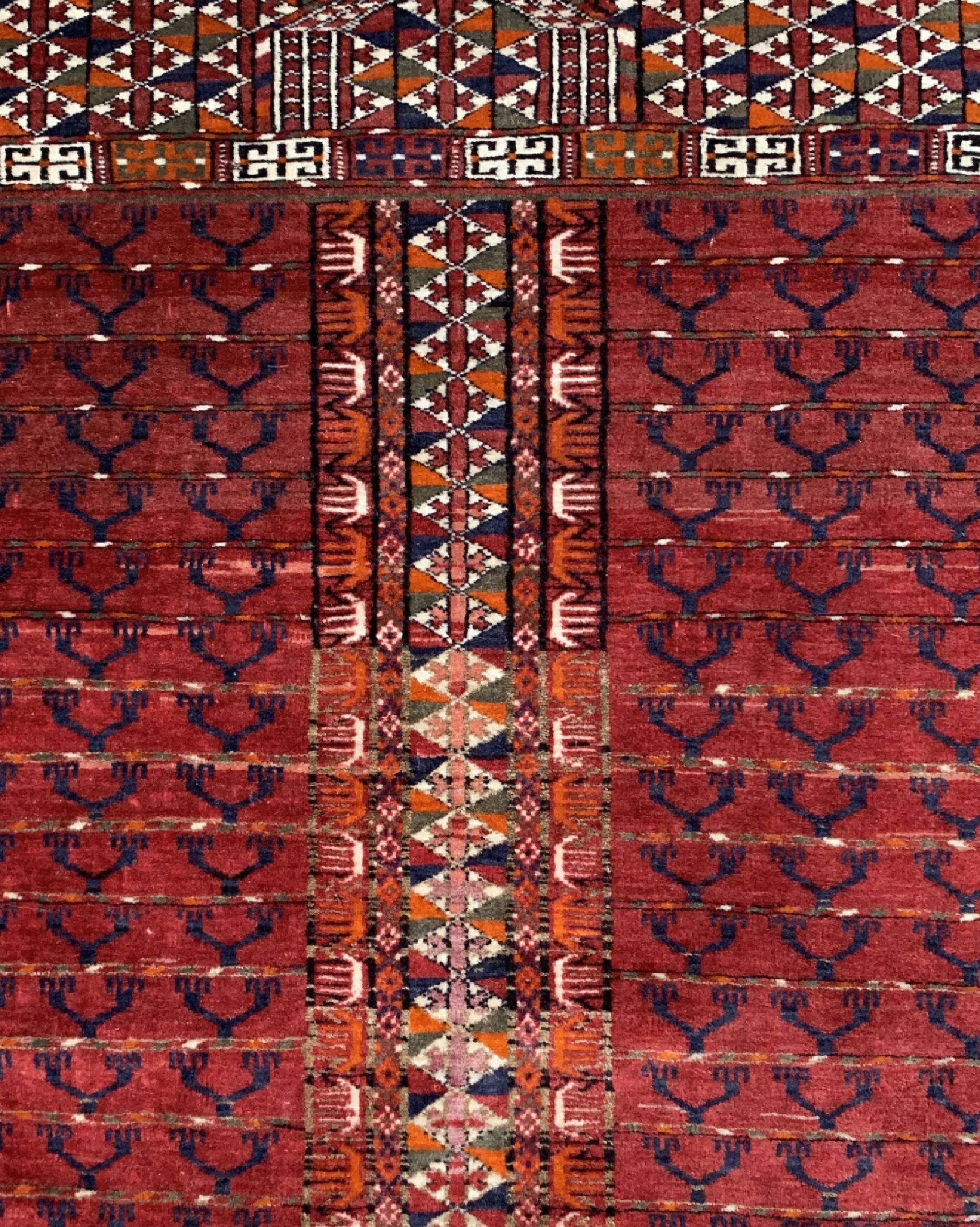 Detail c: Buchara Engsi, Rußland, ca. 50 Jahre, Wolleauf Wolle, ca. 175 x 117 cm, EHZ: 2