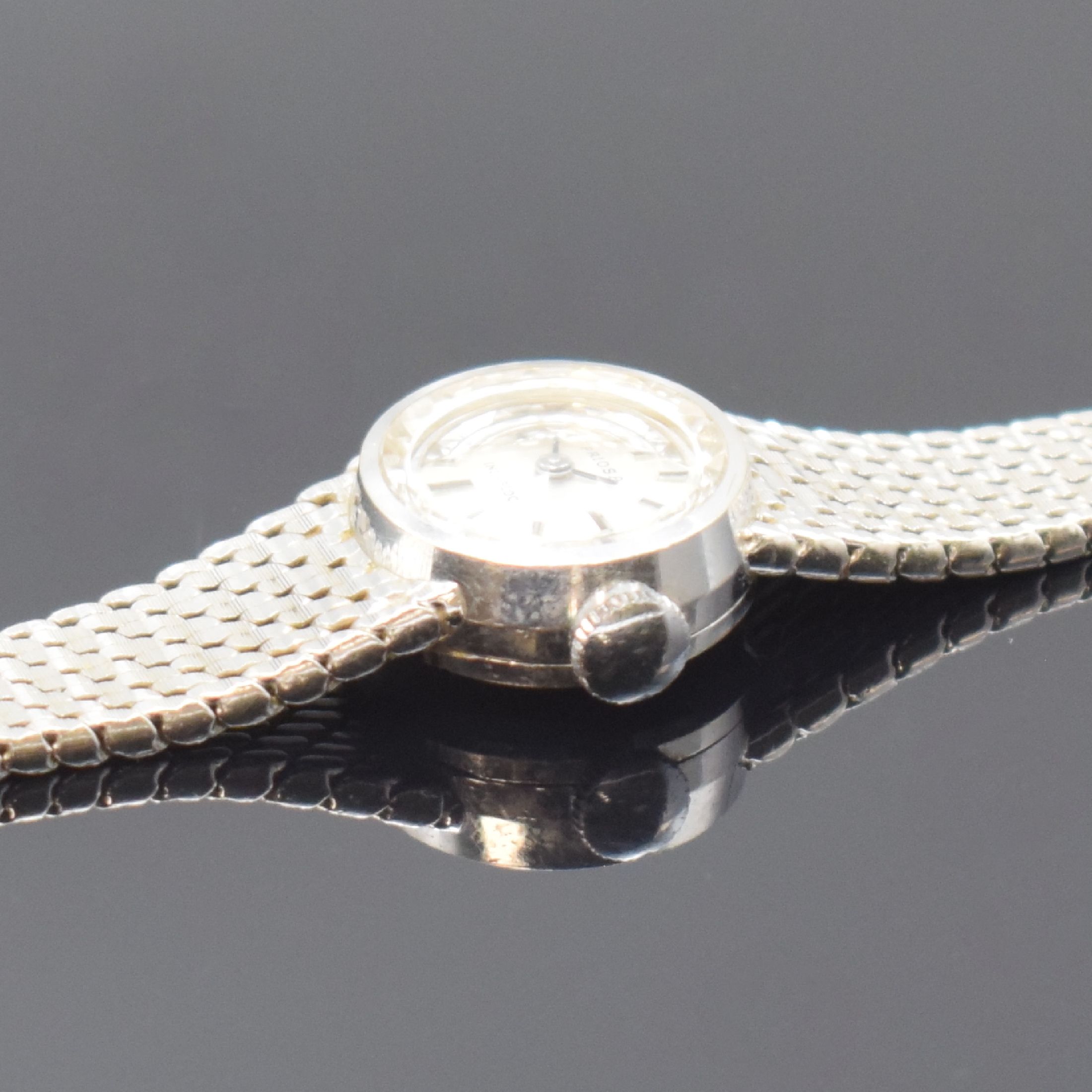 Detail c: PRIOSA Damenarmbanduhr in WG 585/000, Schweiz um 1968, Handaufzug, 2-teil. Gehäuse, Boden aufgedr., Milanaiseband, silb. Zifferbl. m. aufges. ...